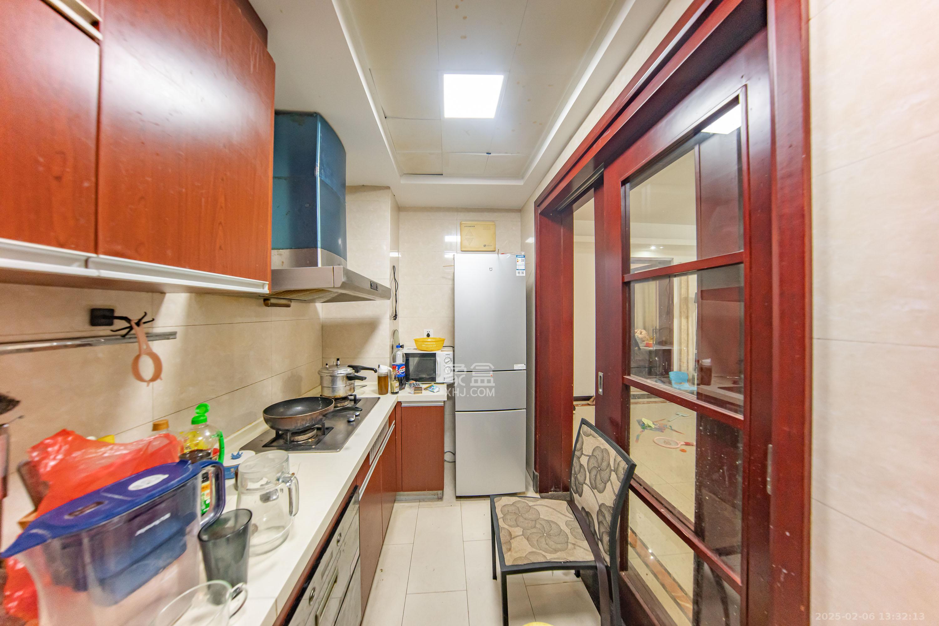 中海国际二期 3室2厅1卫 2200.0元/月 中海国际二期 3室2厅1卫 2200.0元/月室内图