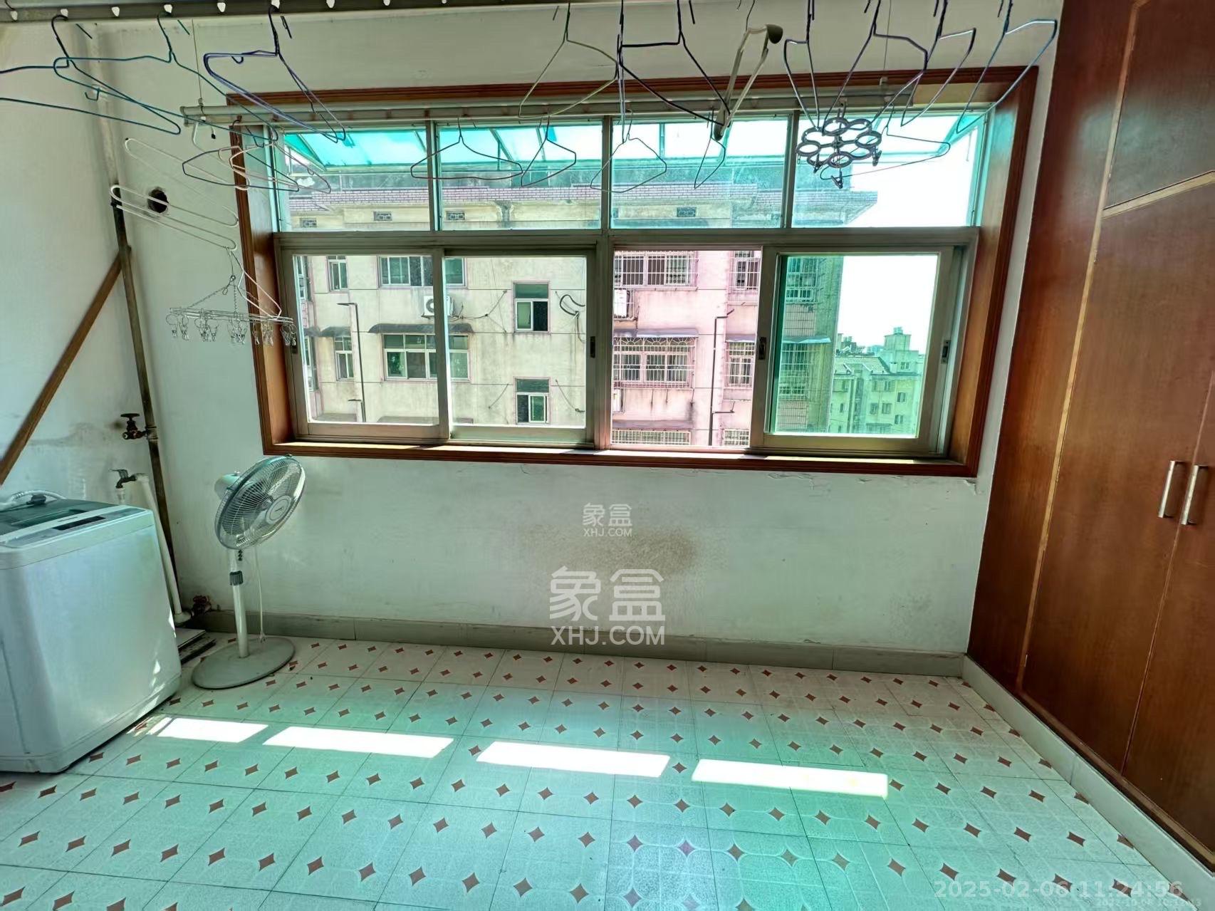 天剑路扫把塘检察院宿舍  3室2厅2卫    1700.0元/月 天剑路扫把塘检察院宿舍  3室2厅2卫    1700.0元/月室内图