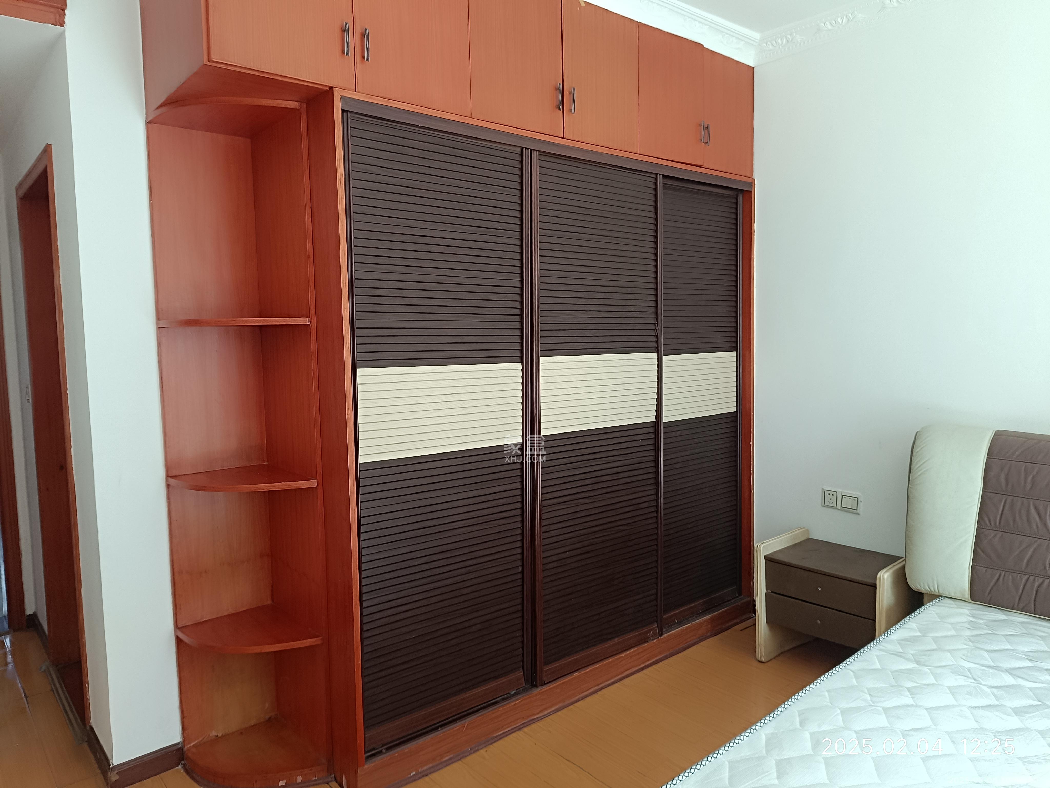 创业乐园 3室2厅2卫 1800.0元/月 创业乐园 3室2厅2卫 1800.0元/月室内图