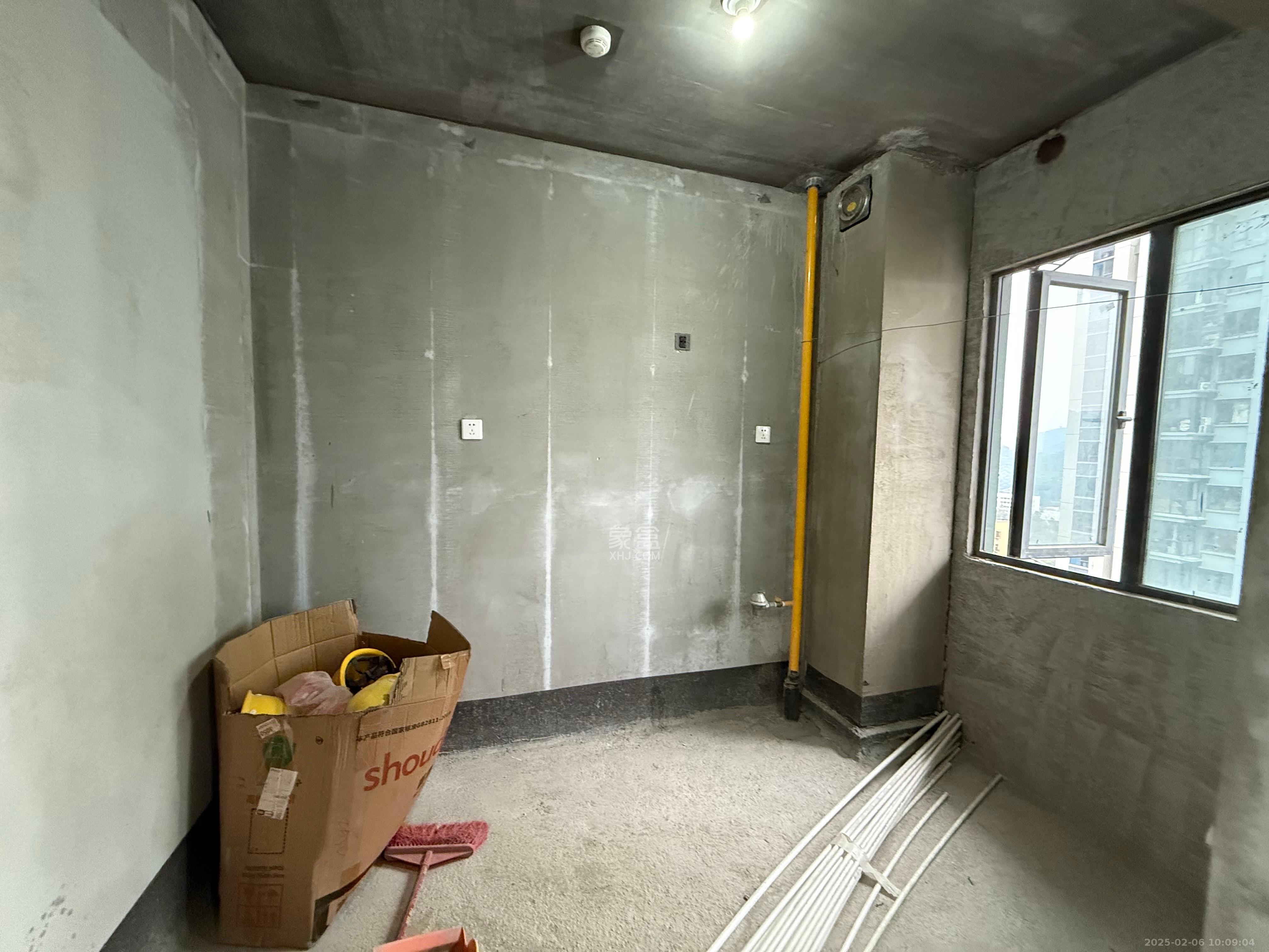 谷峰安置小区(惟德园) 4室2厅2卫 2000.0元/月 谷峰安置小区(惟德园) 4室2厅2卫 2000.0元/月室内图