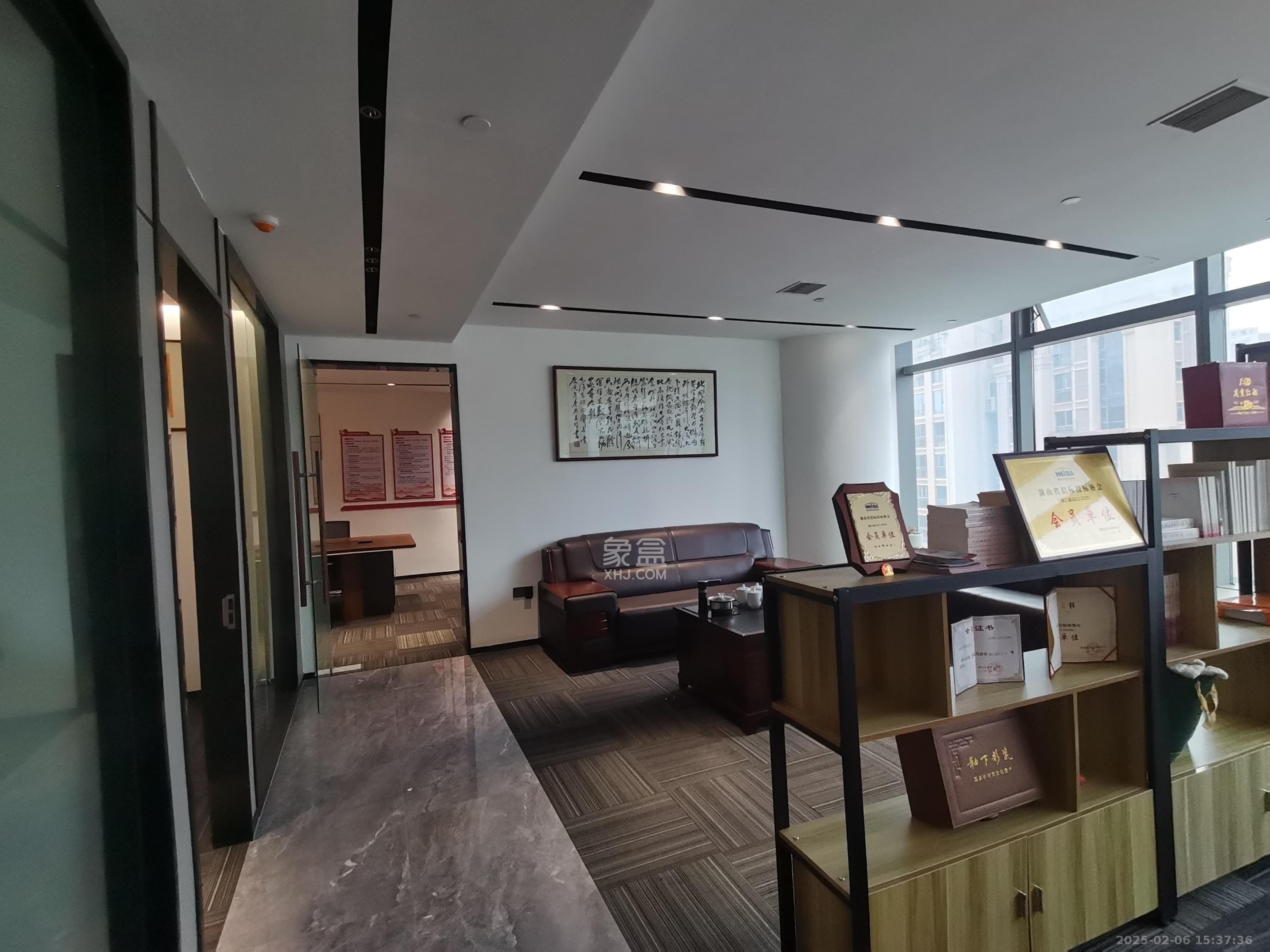 世茂铂曼 1室1厅1卫 13500.0元/月 世茂铂曼 1室1厅1卫 13500.0元/月室内图