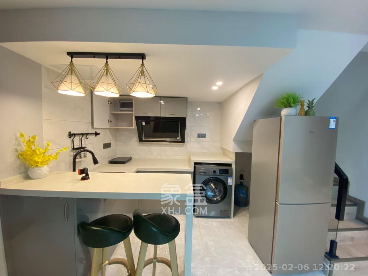 东盈商业广场(华泉城市广场)  1室1厅1卫    2800.0元/月 东盈商业广场(华泉城市广场)  1室1厅1卫    2800.0元/月室内图