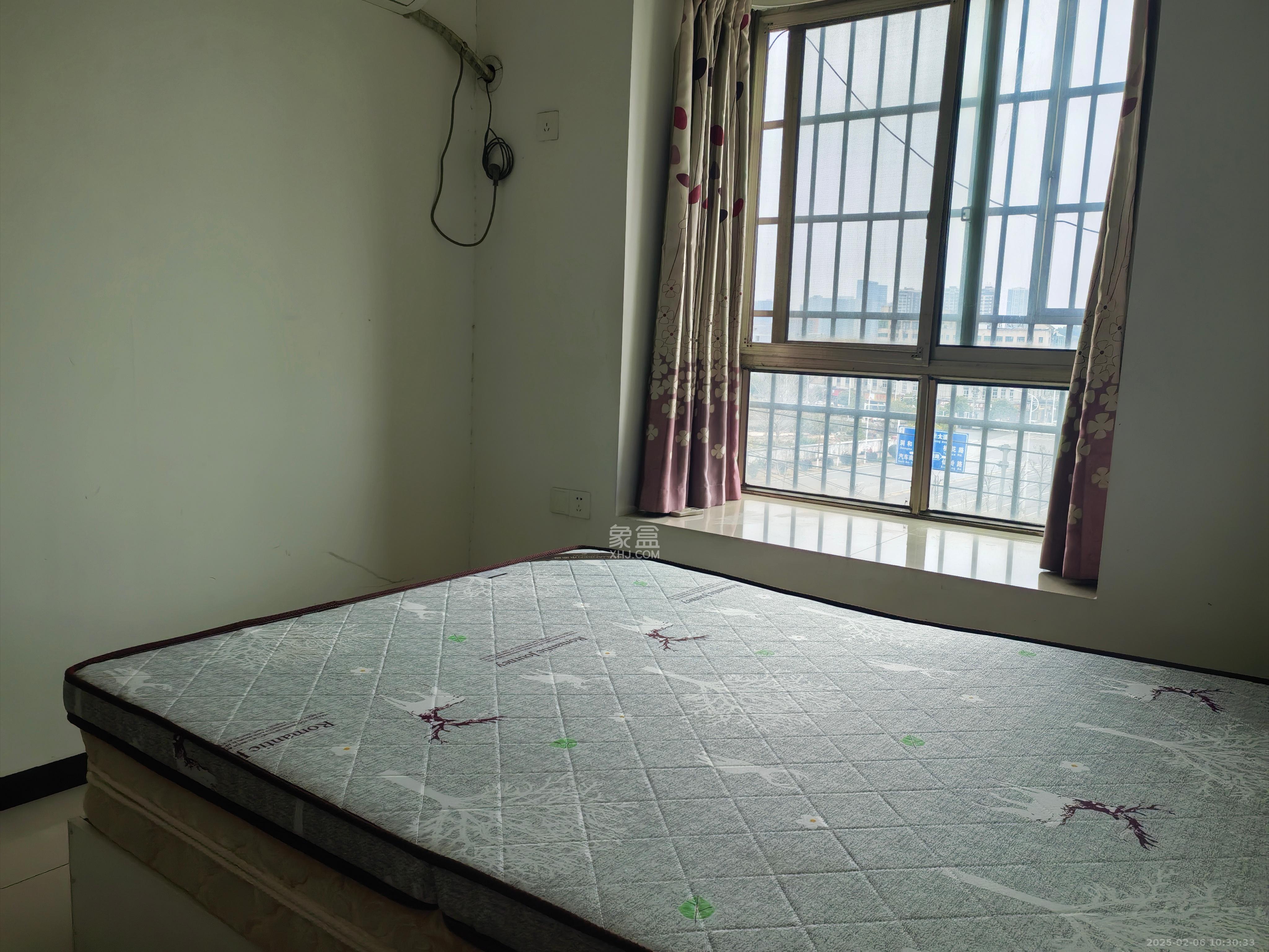 和太坪小区 1室0厅0卫 1400.0元/月 和太坪小区 1室0厅0卫 1400.0元/月室内图