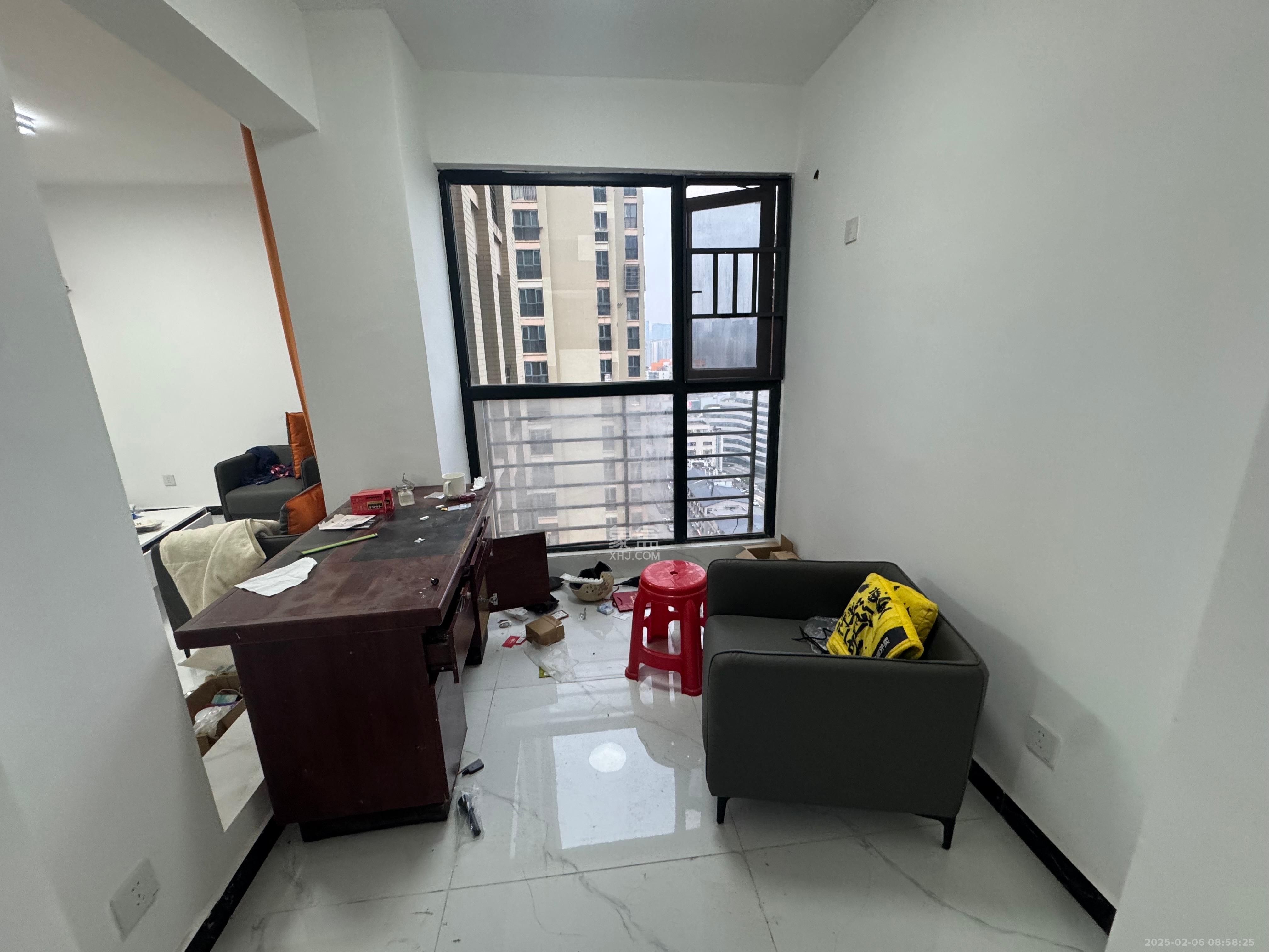 湘江锦绣  2室2厅1卫    2300.0元/月 湘江锦绣  2室2厅1卫    2300.0元/月室内图