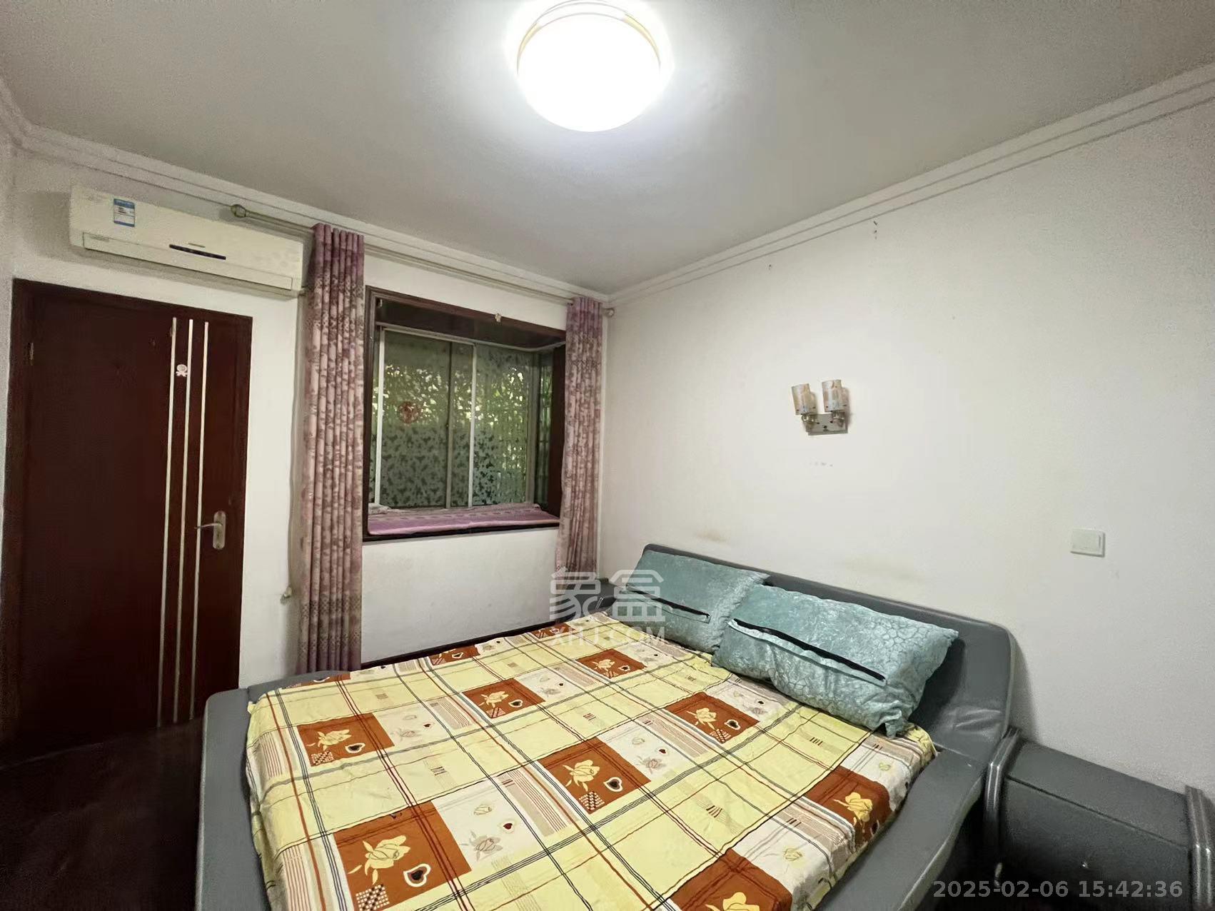 中南汽车世界  3室2厅2卫    1500.0元/月 中南汽车世界  3室2厅2卫    1500.0元/月室内图