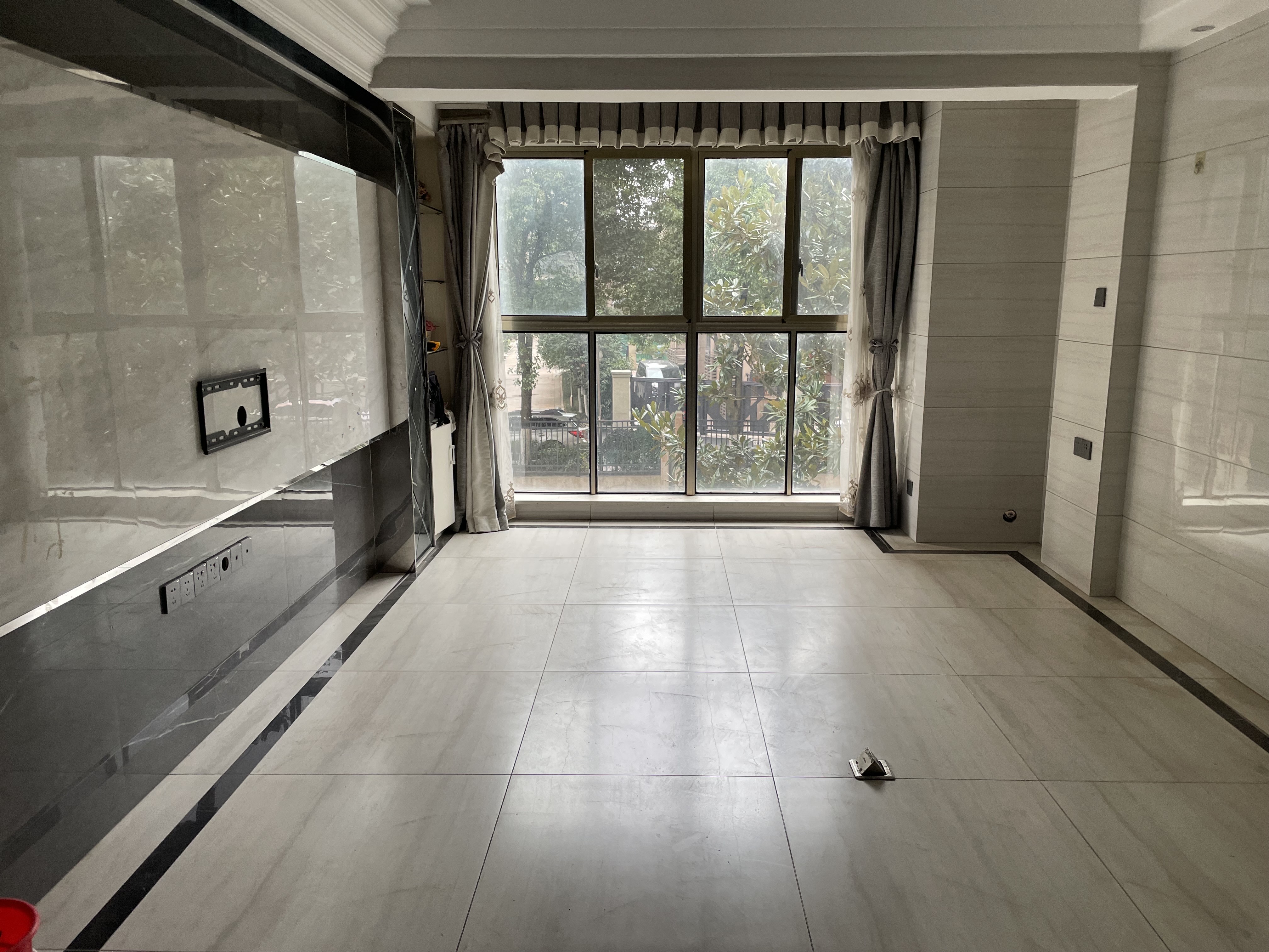 奥园广场 3室2厅2卫 2000.0元/月 奥园广场 3室2厅2卫 2000.0元/月户型图