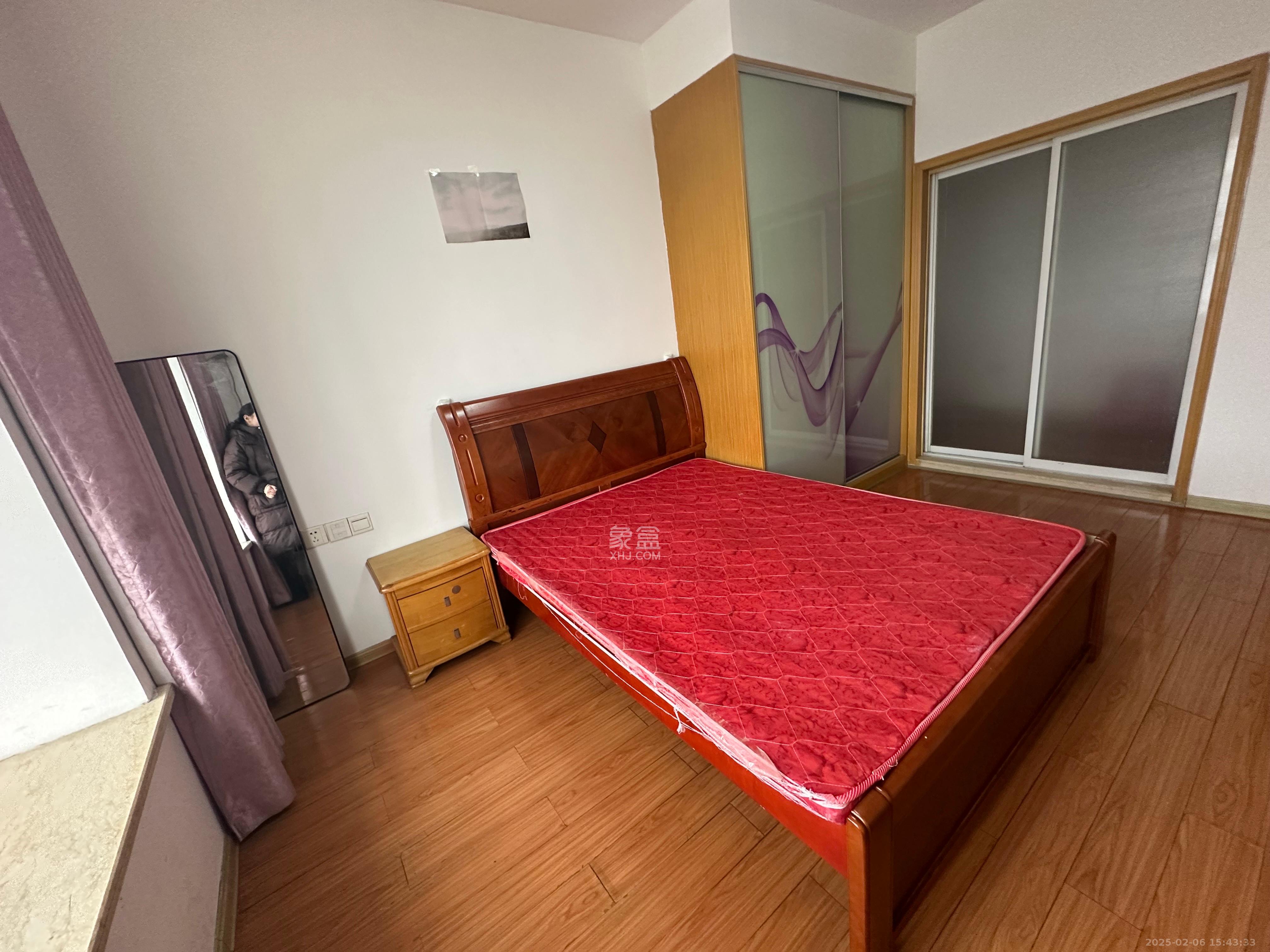 紫晶城 1室2厅1卫 1300.0元/月 紫晶城 1室2厅1卫 1300.0元/月室内图