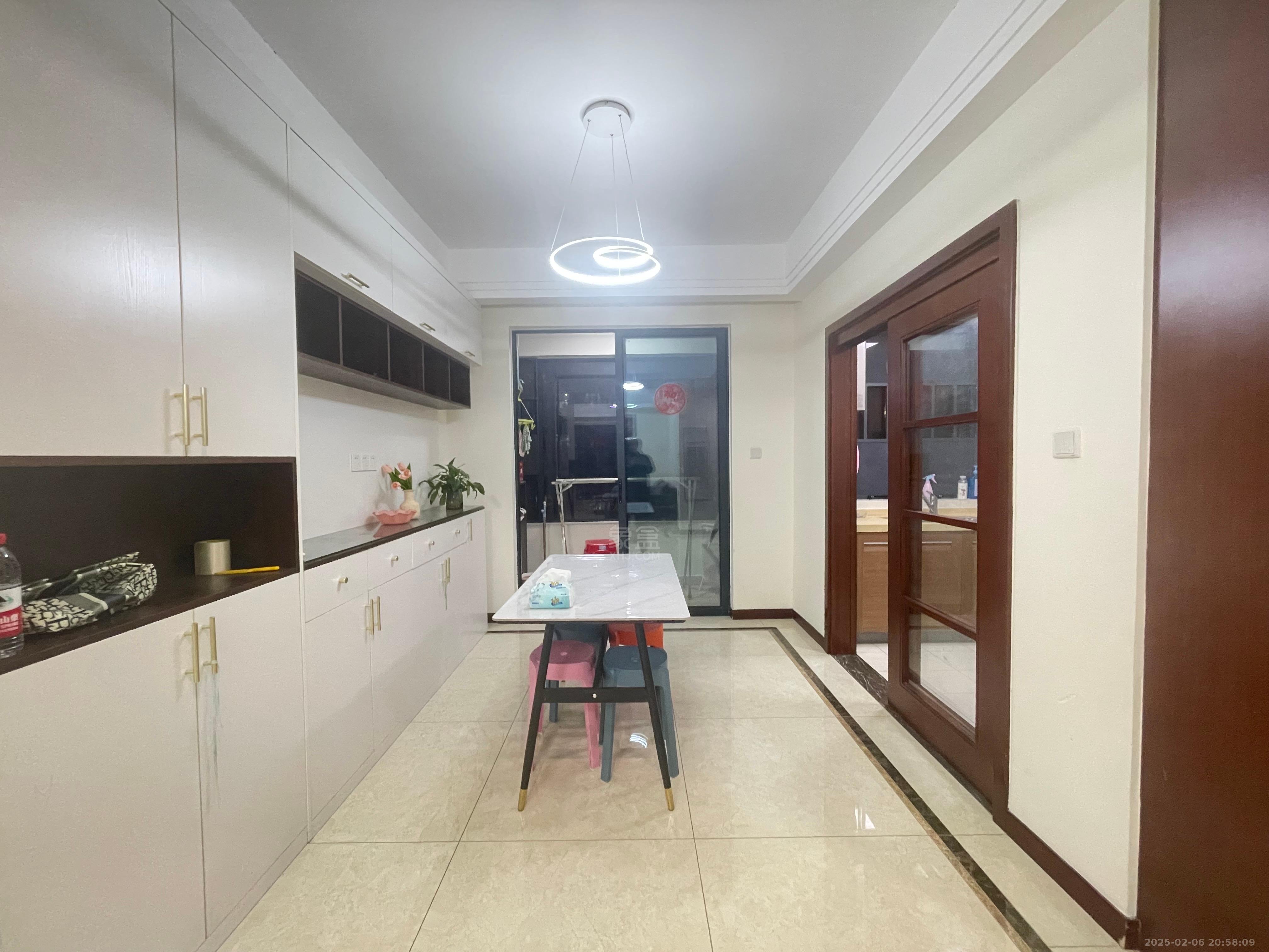中建玥熙台  4室2厅2卫   2100.00元/月室内图