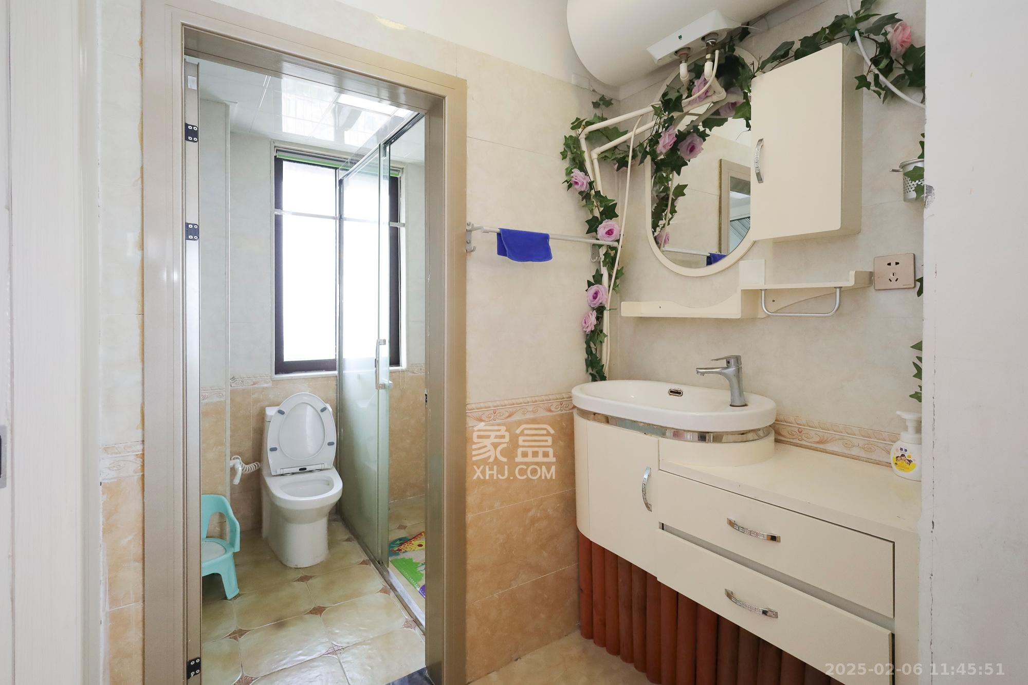 世茂外滩里(世茂铂翠湾三期)  4室2厅2卫    5000.0元/月 世茂外滩里(世茂铂翠湾三期)  4室2厅2卫    5000.0元/月室内图