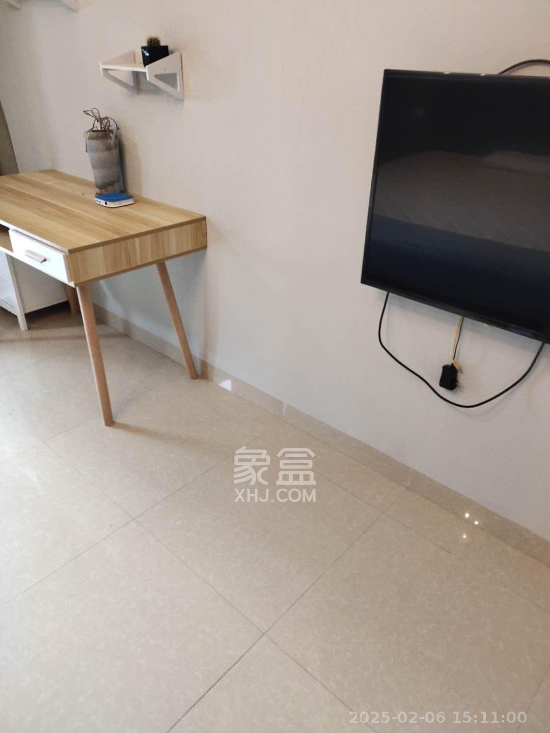五一钻界  1室1厅1卫   2300.00元/月室内图