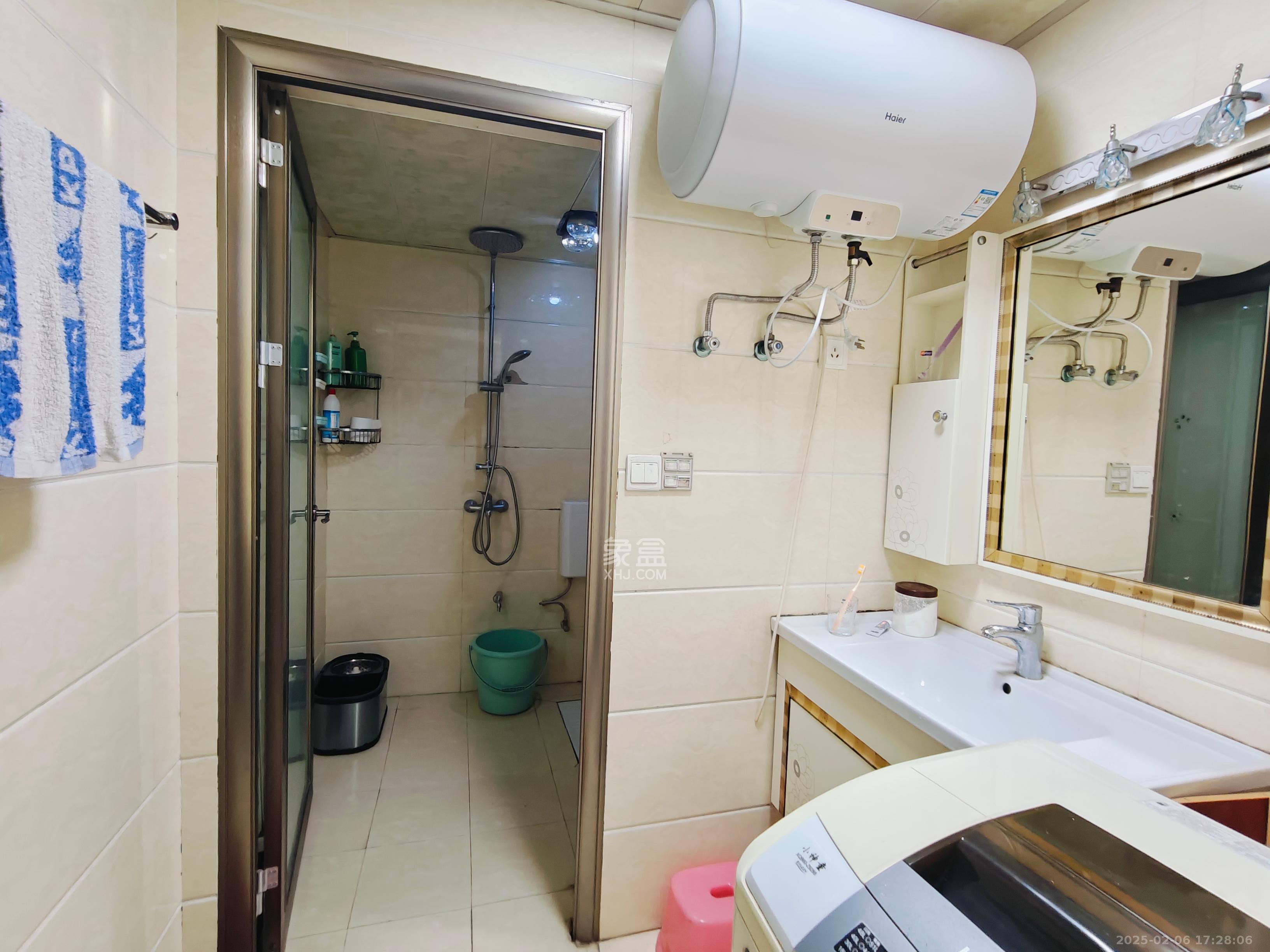月湖兰庭  1室2厅1卫   2100.00元/月室内图