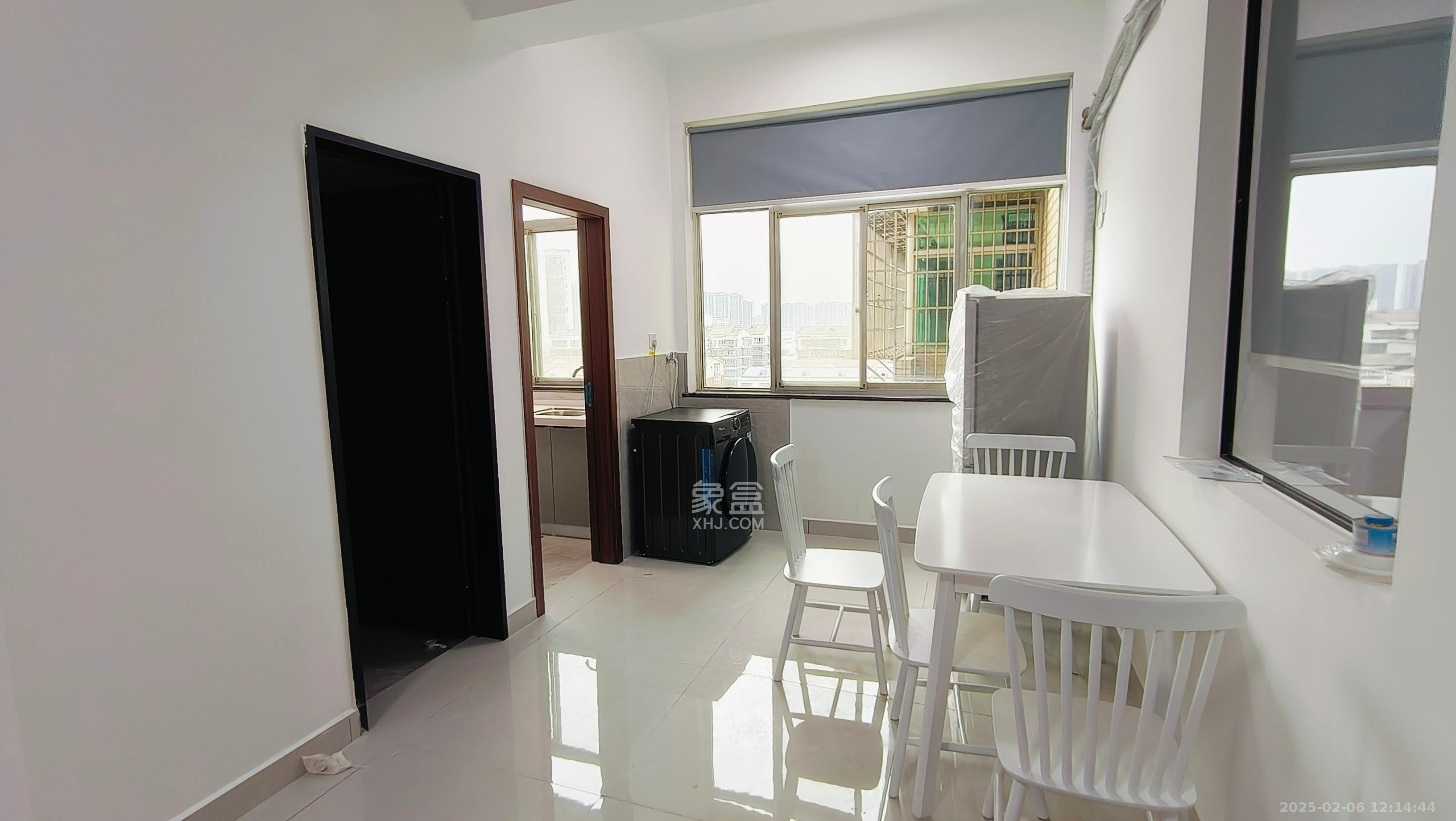 四季如春酒店(原名鑫元大酒店) 1室0厅0卫 2000.0元/月 四季如春酒店(原名鑫元大酒店) 1室0厅0卫 2000.0元/月室内图