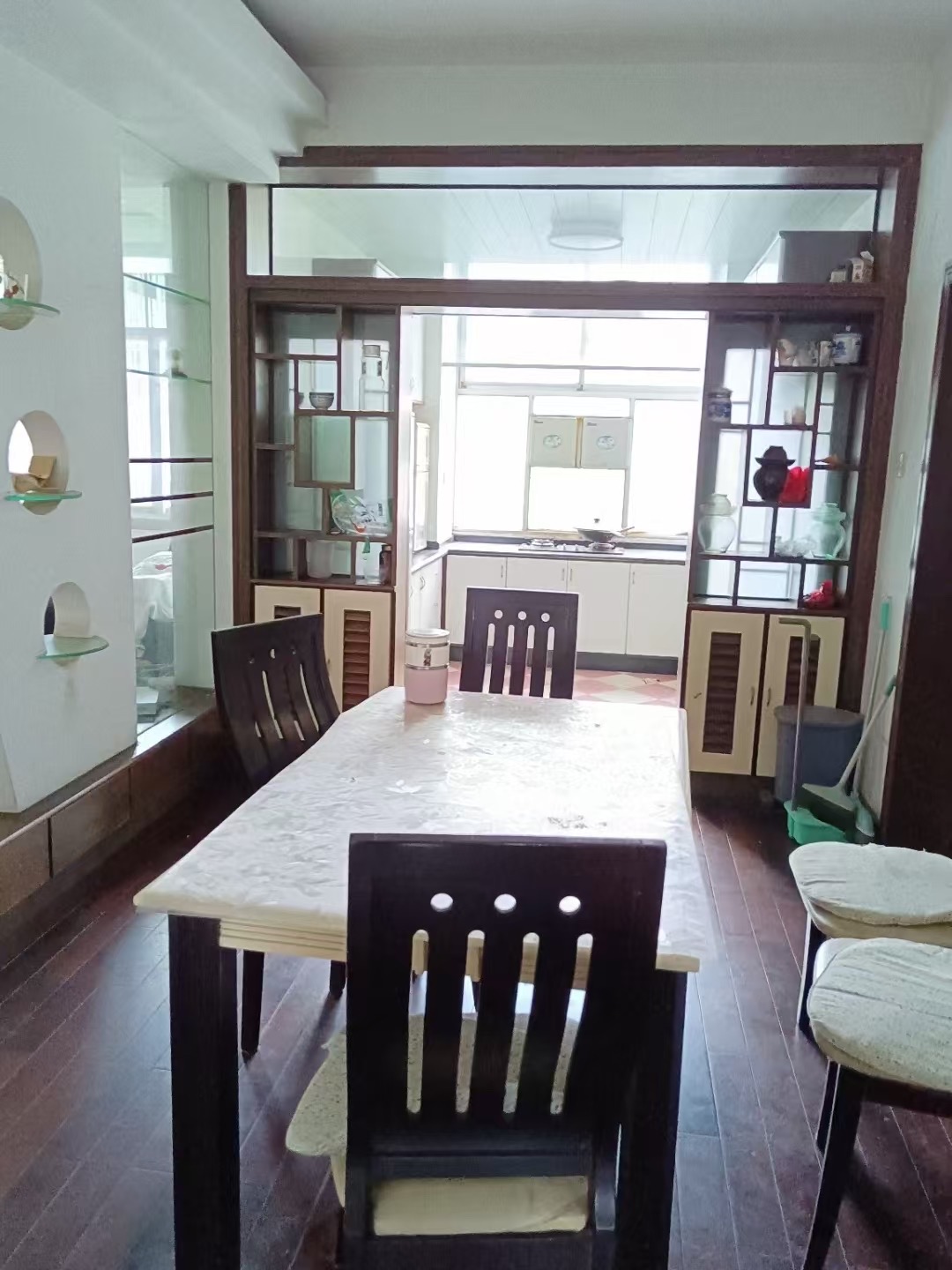 区商业局家属楼(清泉) 1室0厅0卫 1100.0元/月 区商业局家属楼(清泉) 1室0厅0卫 1100.0元/月室内图