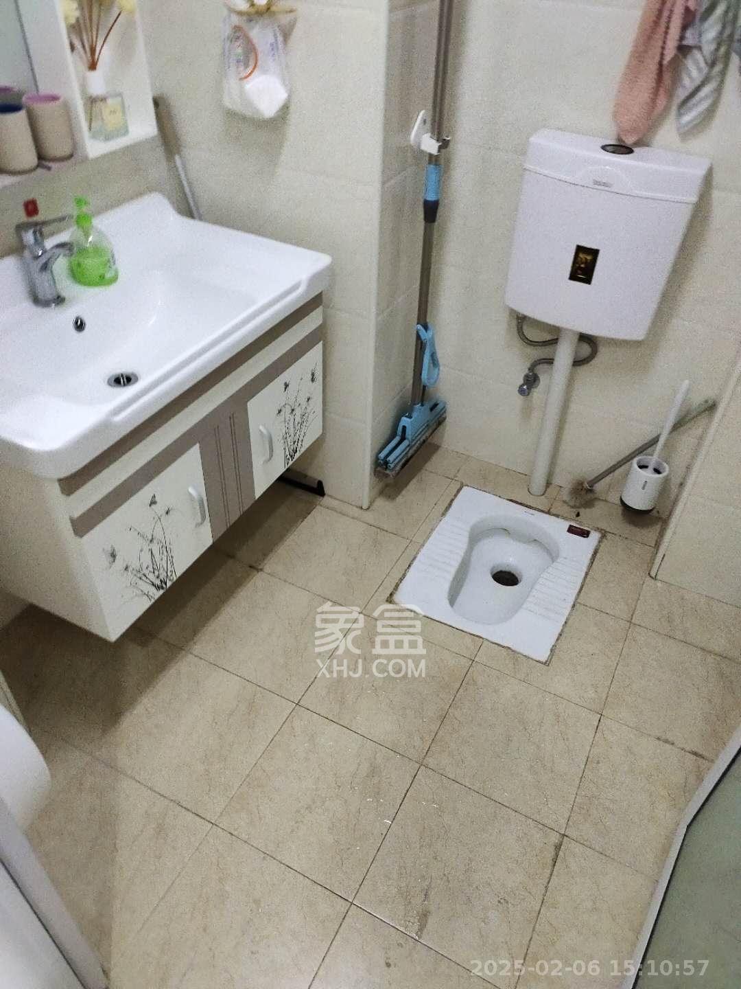 五一钻界  1室1厅1卫   2300.00元/月室内图