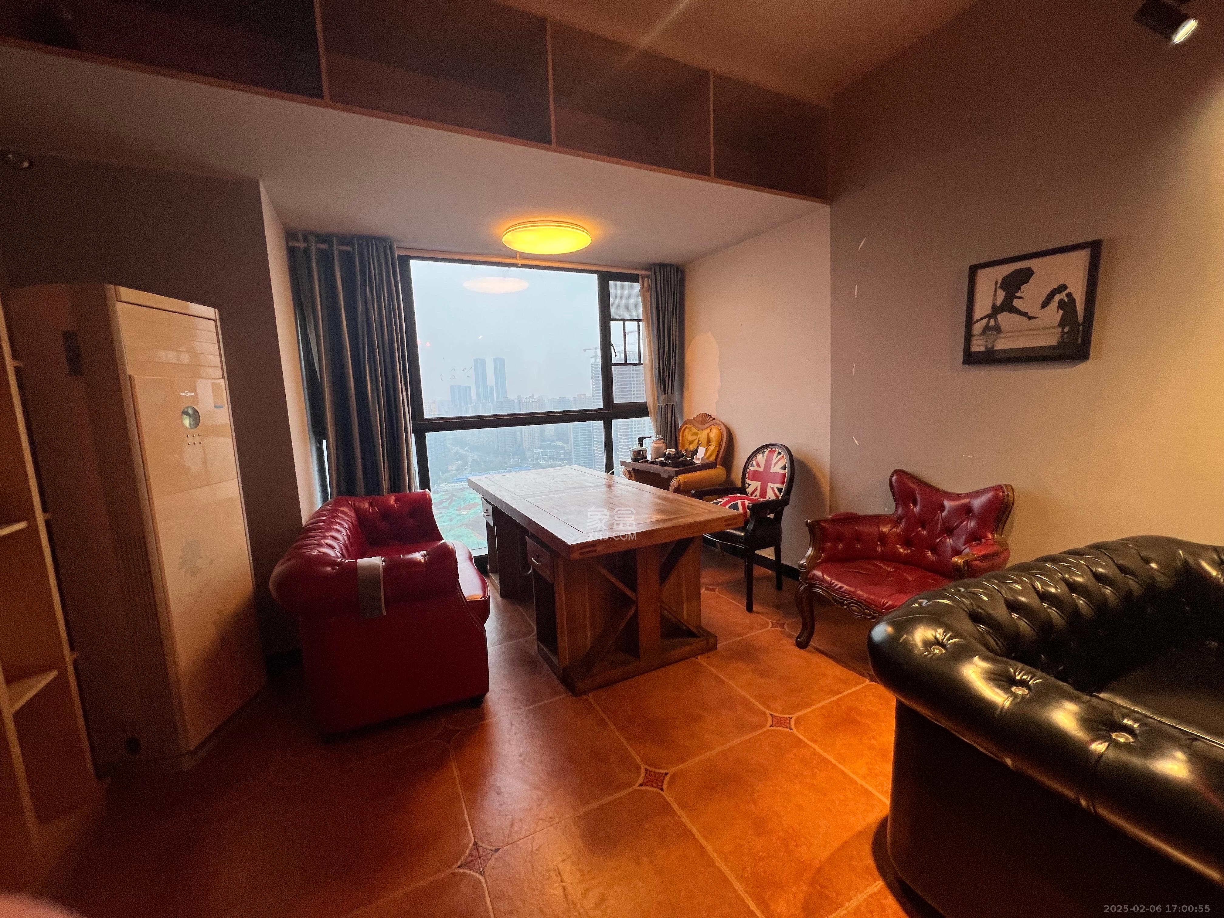 京武浪琴山一、二期  1室2厅2卫    3300.0元/月室内图