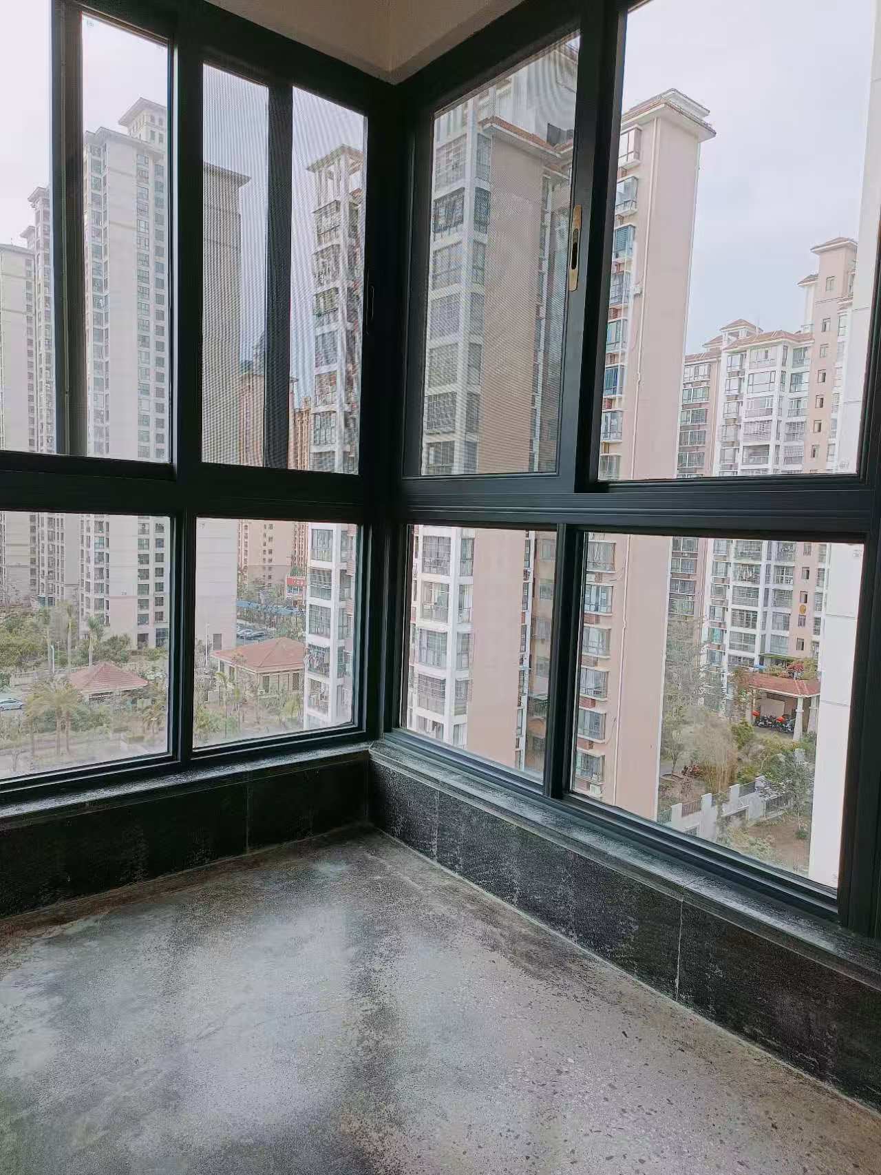 碧海蓝天  4室2厅3卫    239.0万 碧海蓝天  4室2厅3卫    239.0万室内图