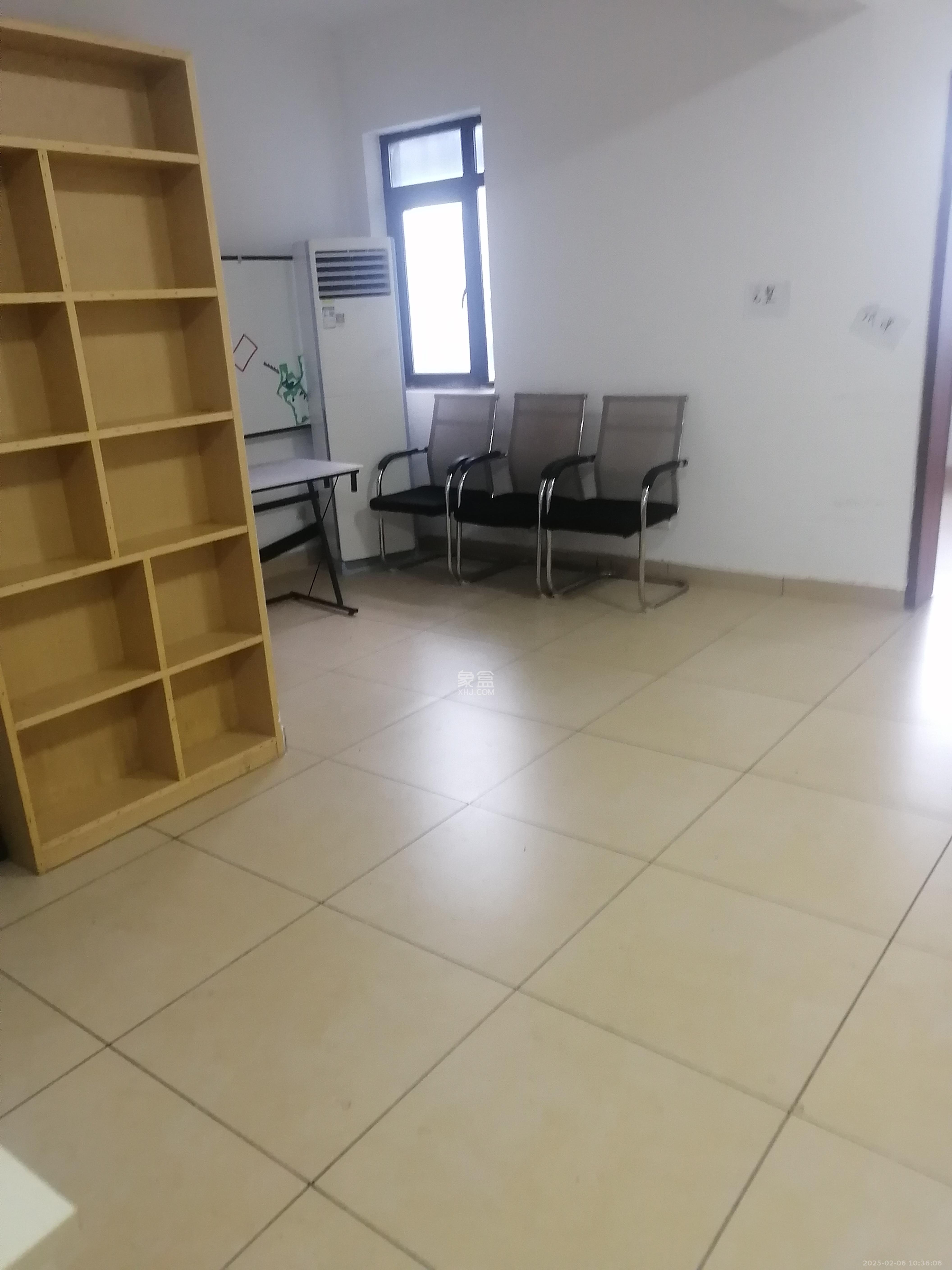 鑫远杰座  1室1厅1卫    2200.0元/月 鑫远杰座  1室1厅1卫    2200.0元/月