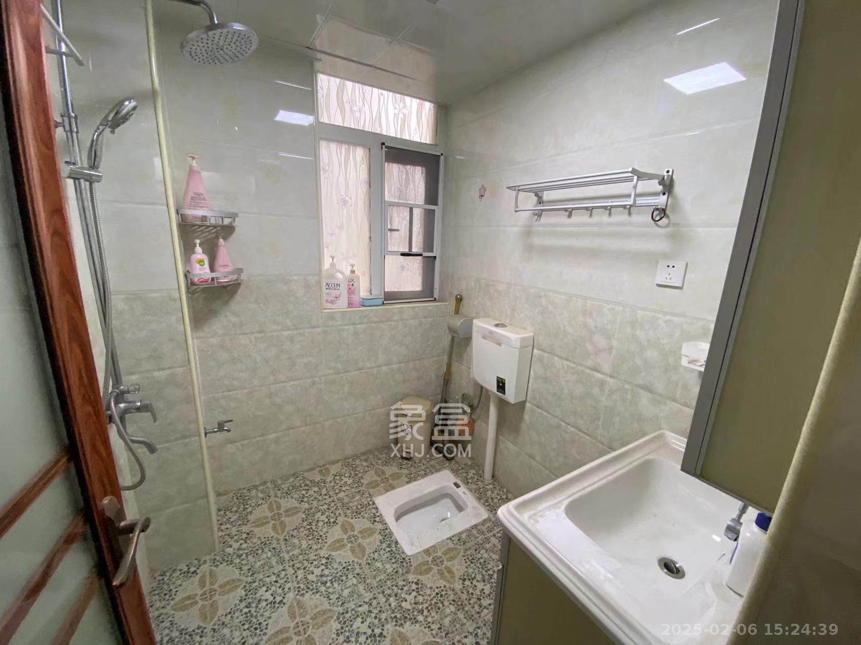 金鼎公园尚 2室2厅1卫 1700.0元/月 金鼎公园尚 2室2厅1卫 1700.0元/月室内图