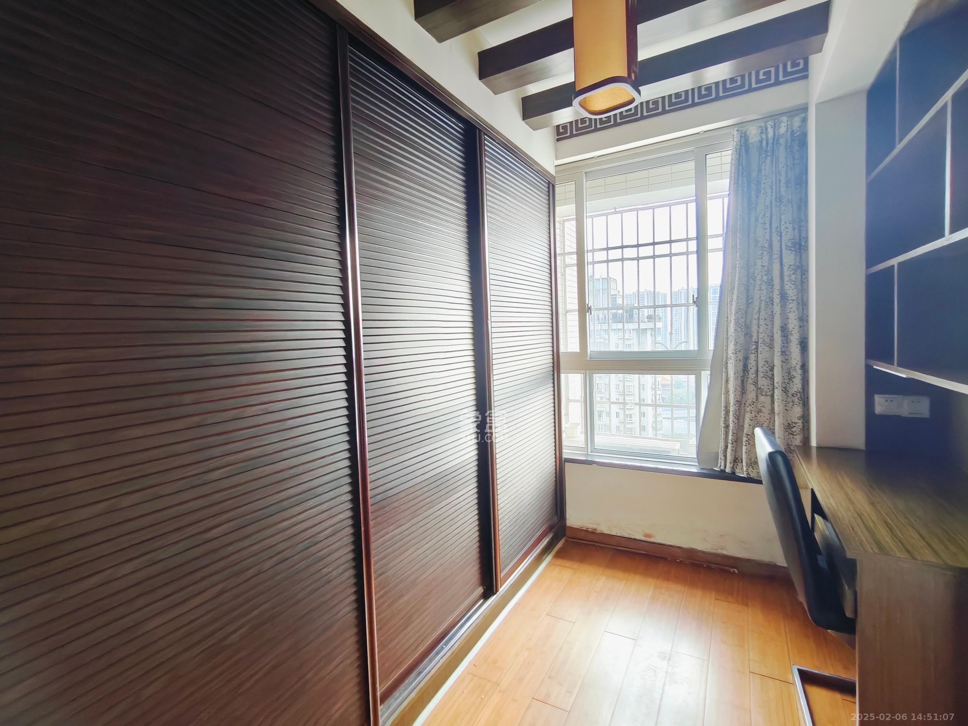 月湖兰庭  1室1厅1卫    1900.0元/月 月湖兰庭  1室1厅1卫    1900.0元/月室内图