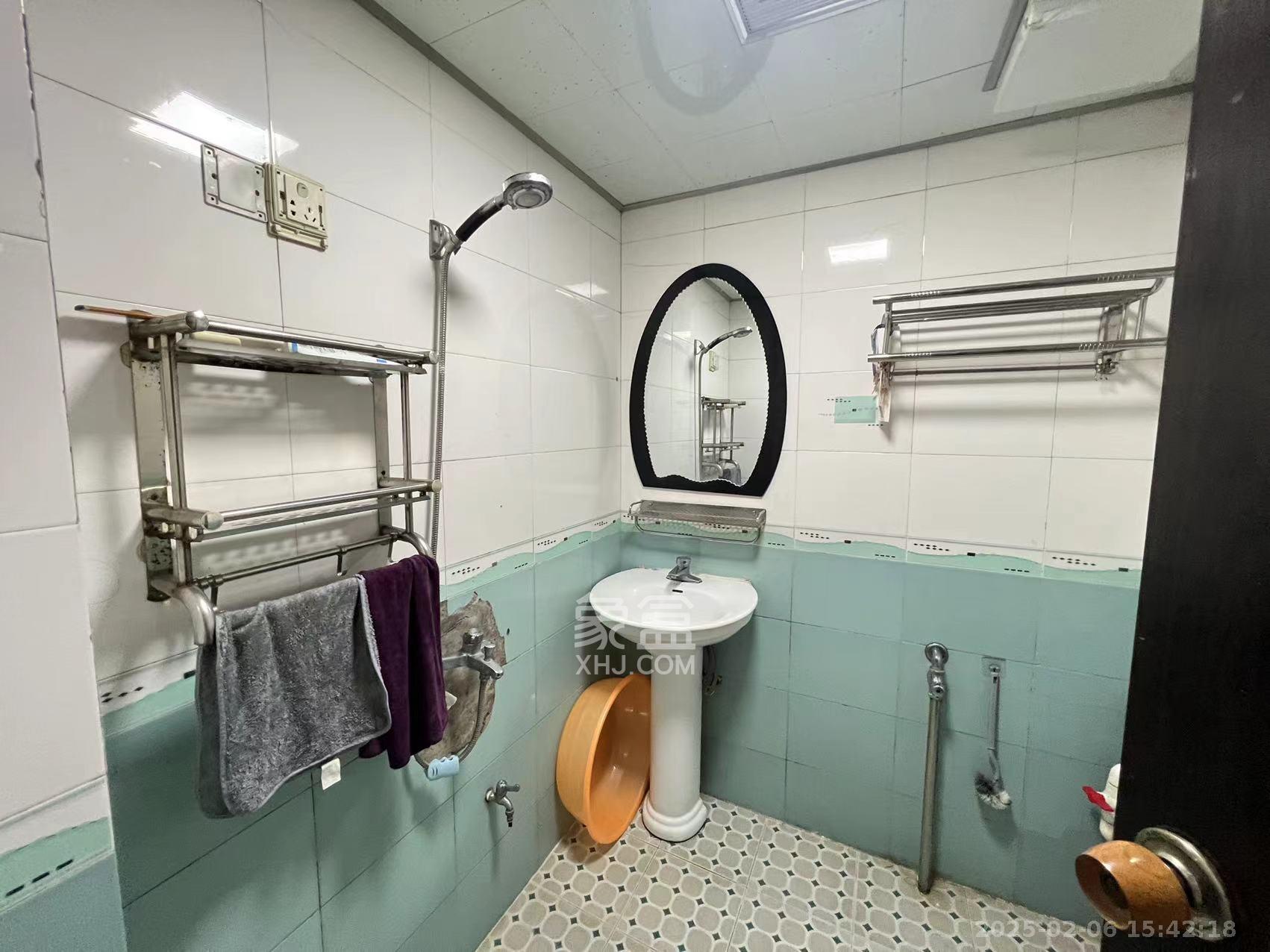 中南汽车世界  3室2厅2卫    1500.0元/月 中南汽车世界  3室2厅2卫    1500.0元/月室内图