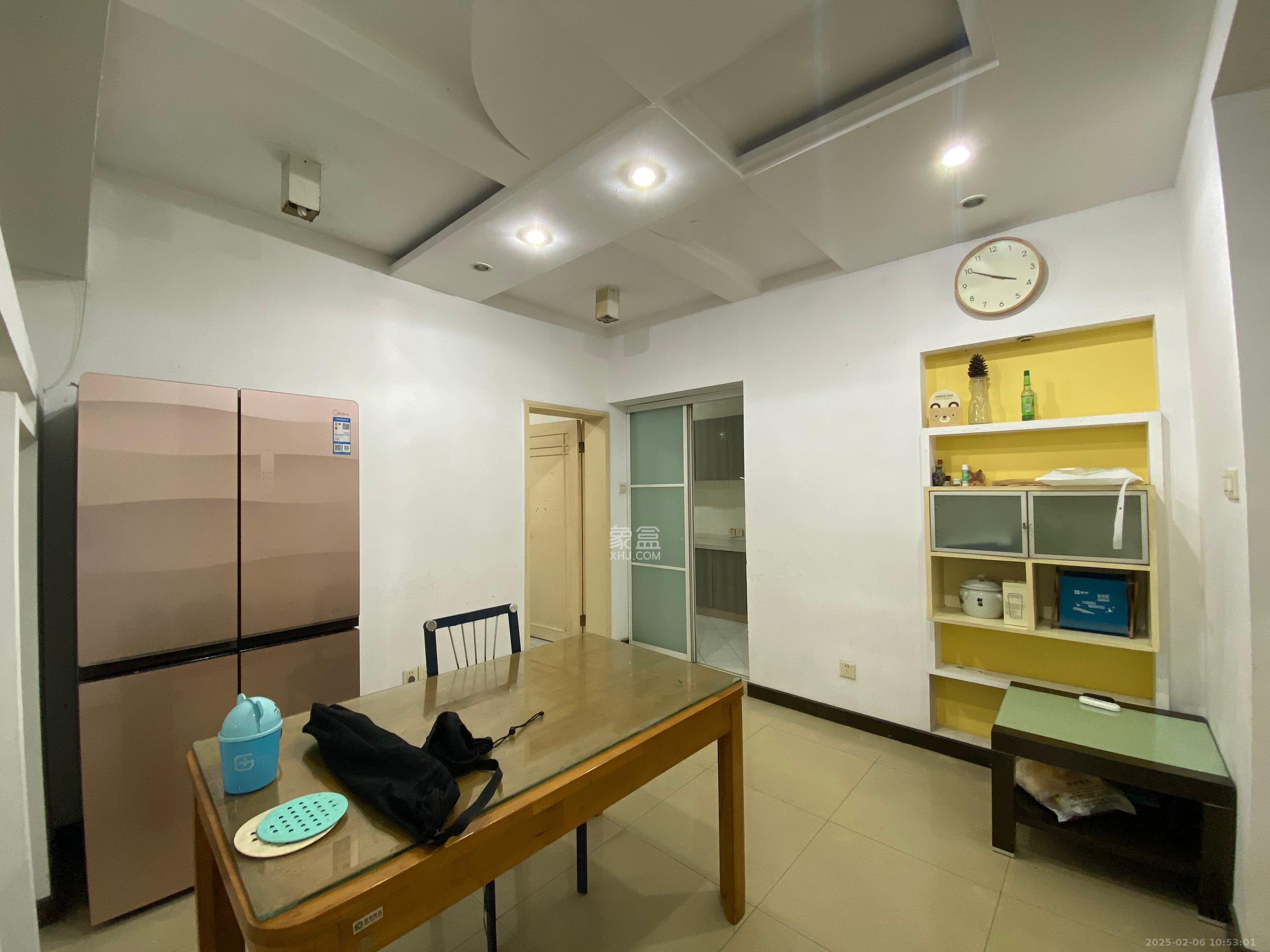 咸嘉新村嘉明苑  3室2厅1卫   2500.00元/月室内图