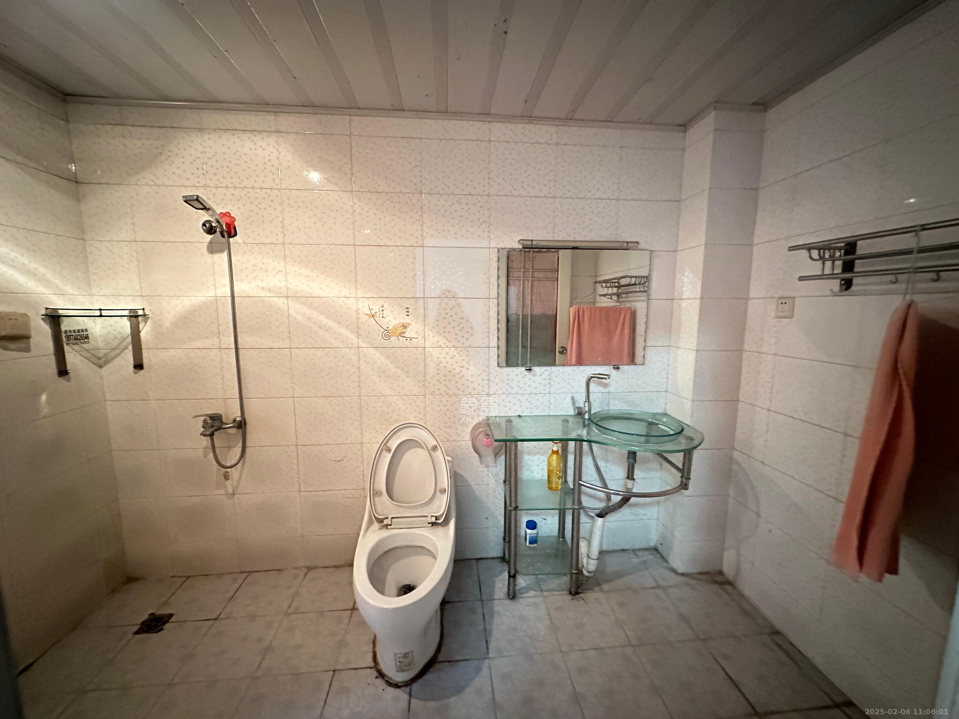 圣力华苑 3室2厅2卫 1500.0元/月 圣力华苑 3室2厅2卫 1500.0元/月室内图