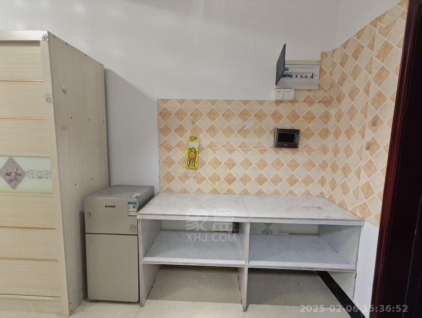 湘银星城 1室1厅1卫 1100.0元/月 湘银星城 1室1厅1卫 1100.0元/月室内图