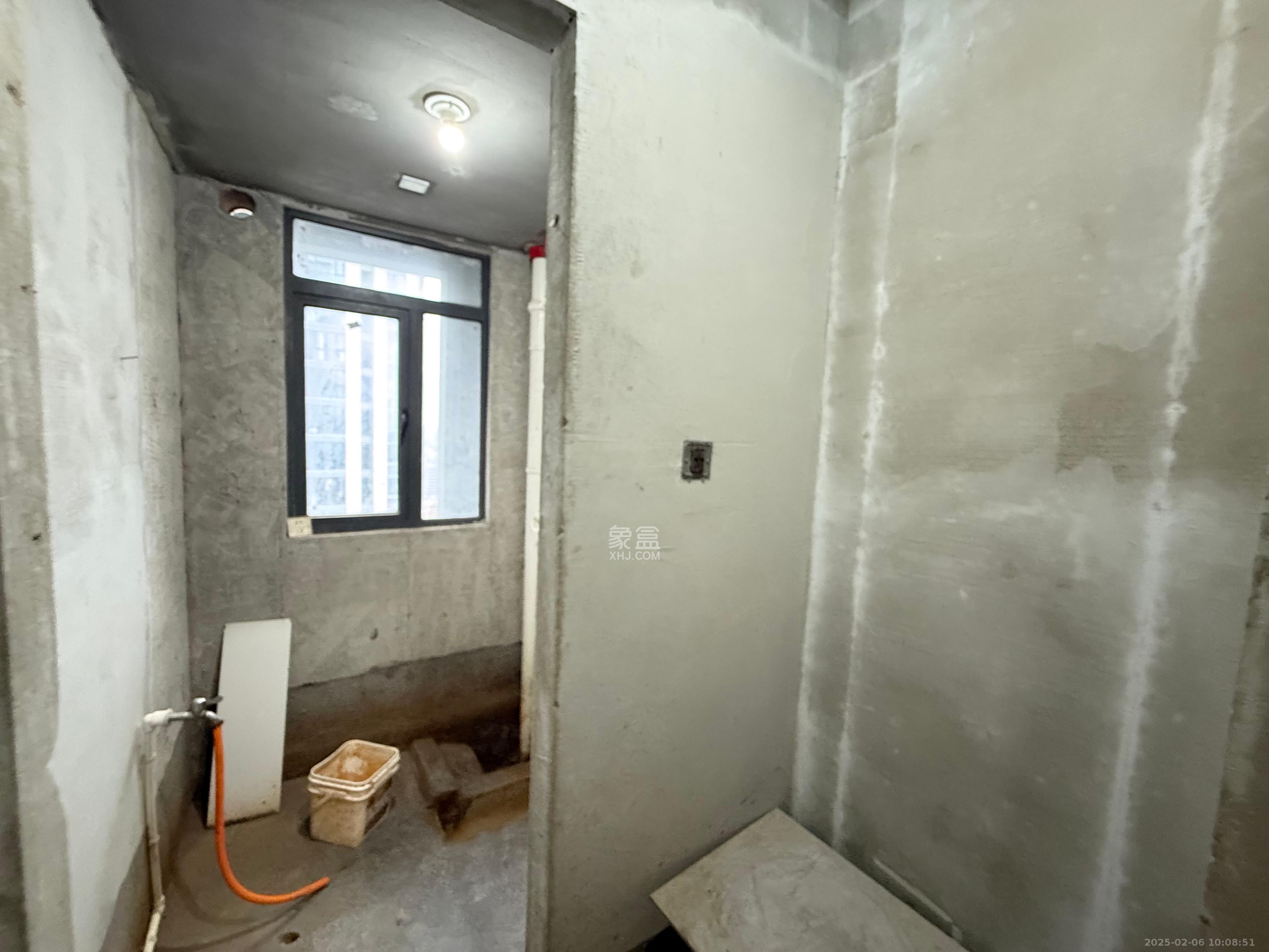 谷峰安置小区(惟德园) 4室2厅2卫 2000.0元/月 谷峰安置小区(惟德园) 4室2厅2卫 2000.0元/月室内图