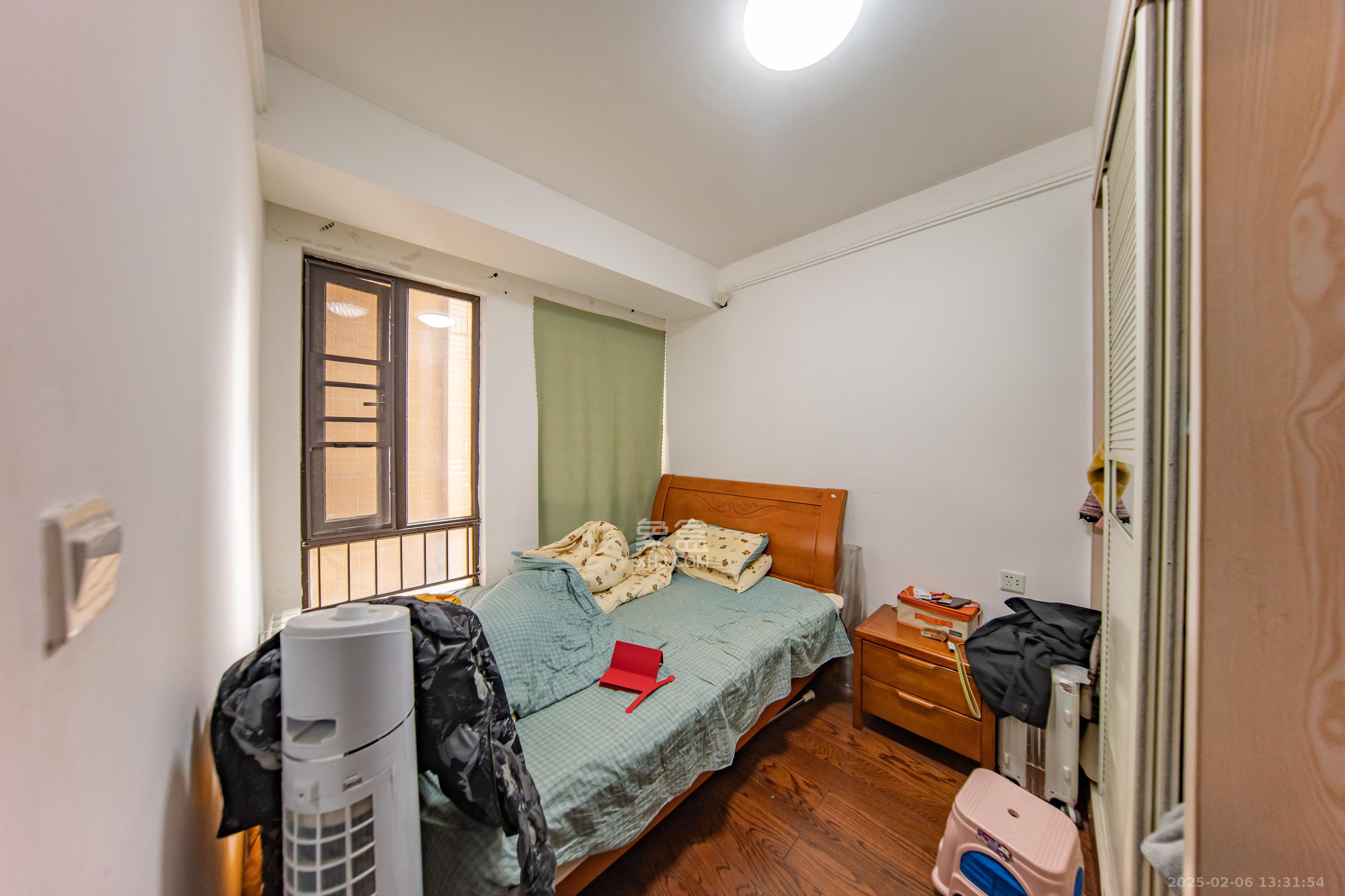 中海国际二期  3室2厅1卫    2200.0元/月 中海国际二期  3室2厅1卫    2200.0元/月