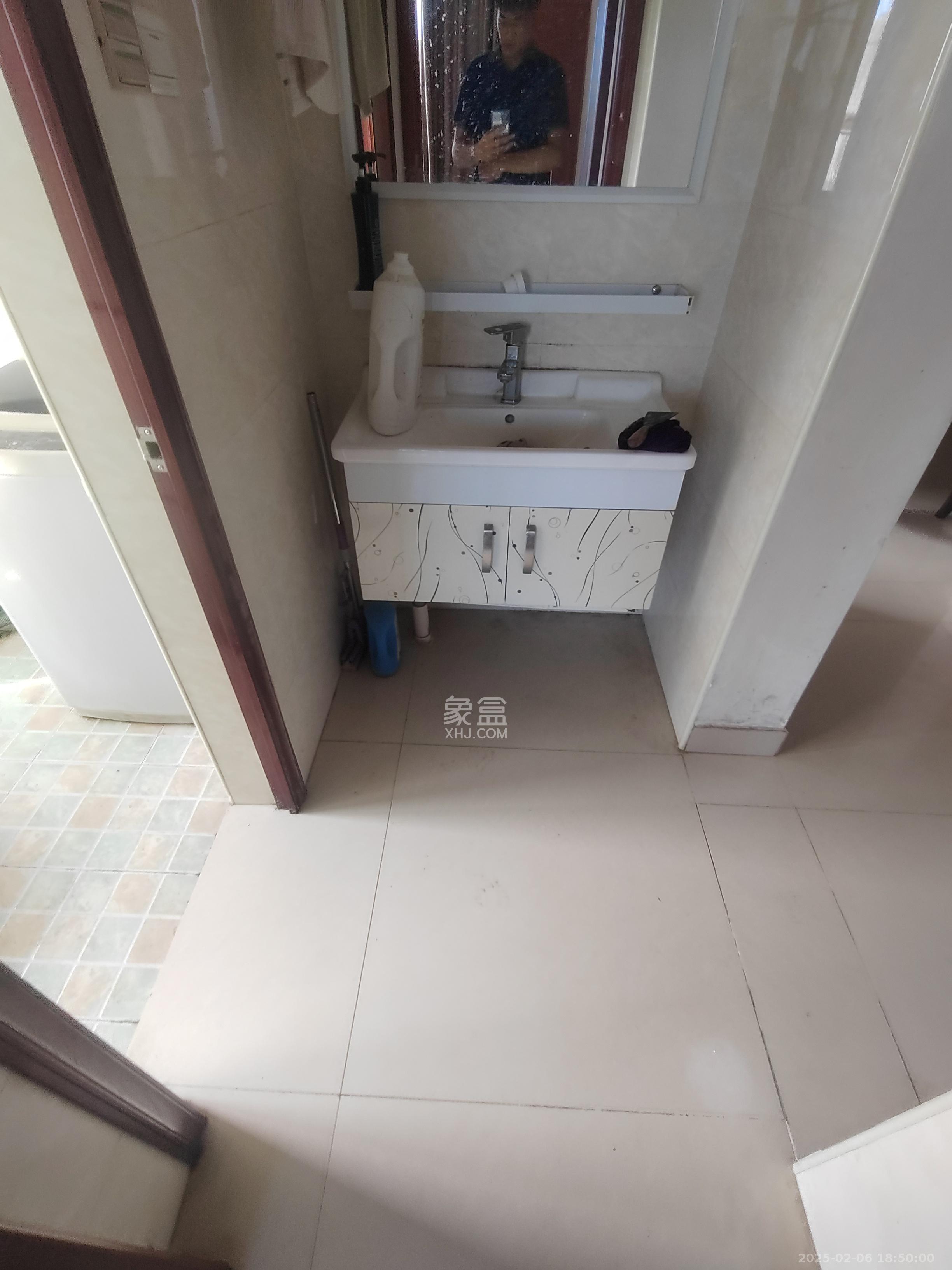 香樟鑫都 2室1厅1卫 1650.0元/月 香樟鑫都 2室1厅1卫 1650.0元/月室内图