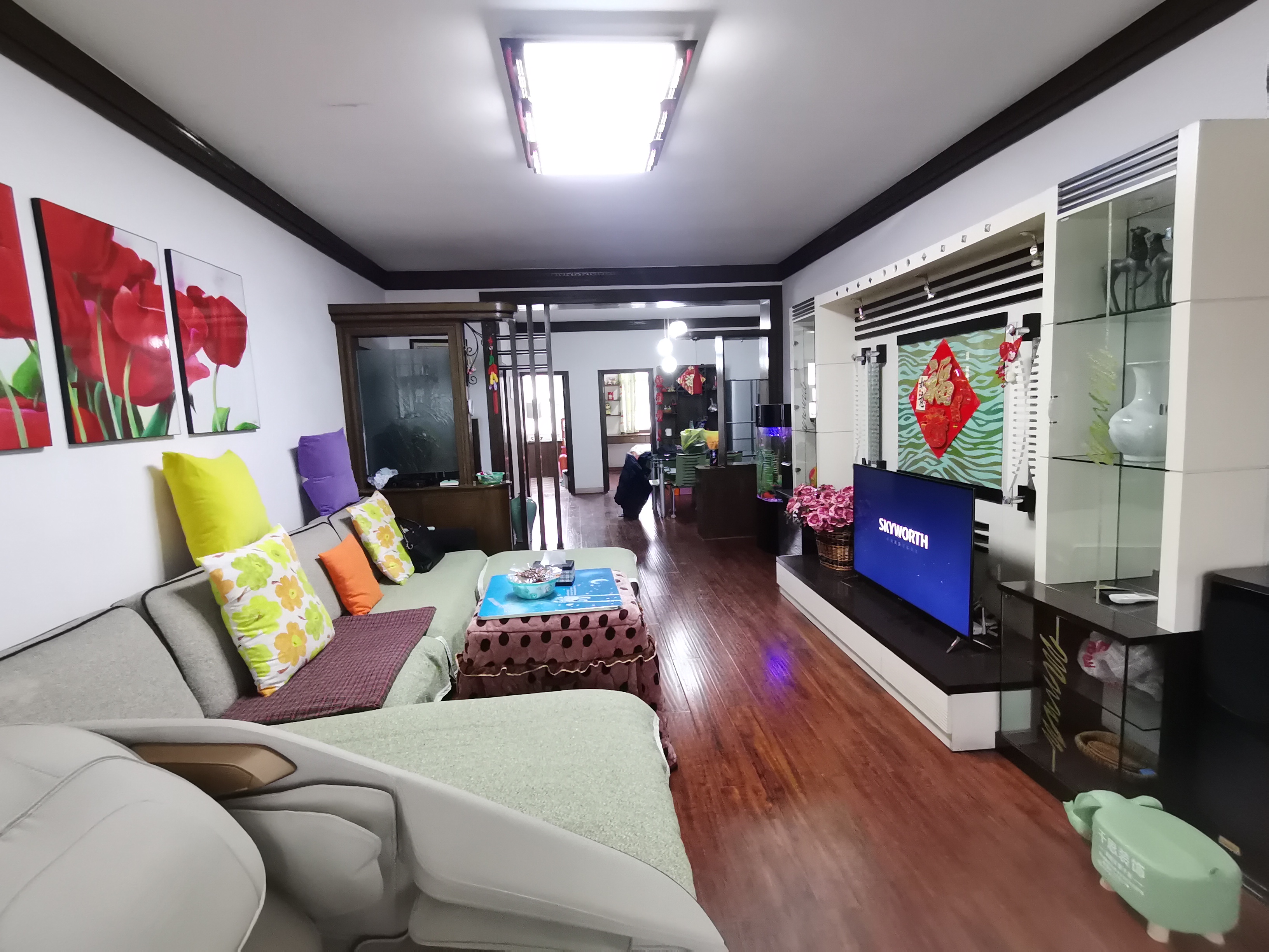 五金建材市场一期 4室2厅2卫 77.5万 五金建材市场一期 4室2厅2卫 77.5万客厅