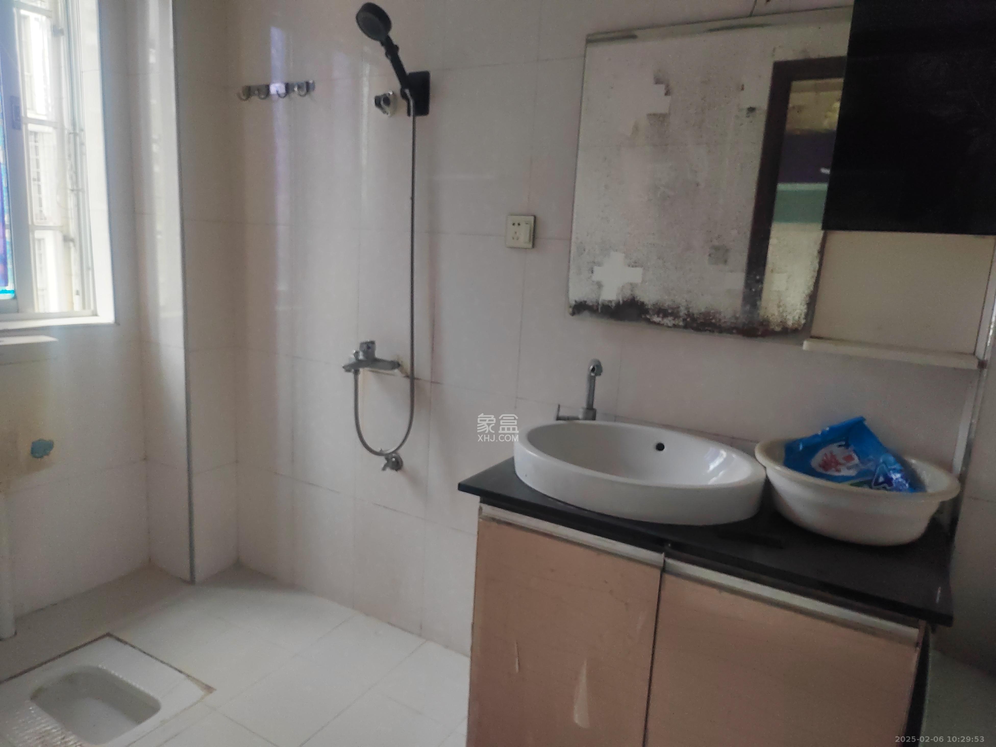 岚园新城 3室2厅2卫 1100.0元/月 岚园新城 3室2厅2卫 1100.0元/月室内图