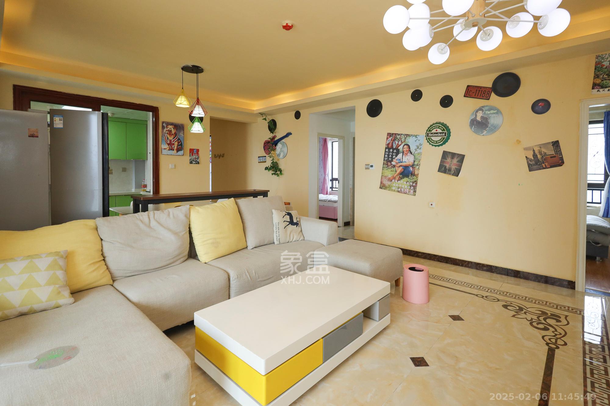 世茂外滩里(世茂铂翠湾三期)  4室2厅2卫    5000.0元/月 世茂外滩里(世茂铂翠湾三期)  4室2厅2卫    5000.0元/月