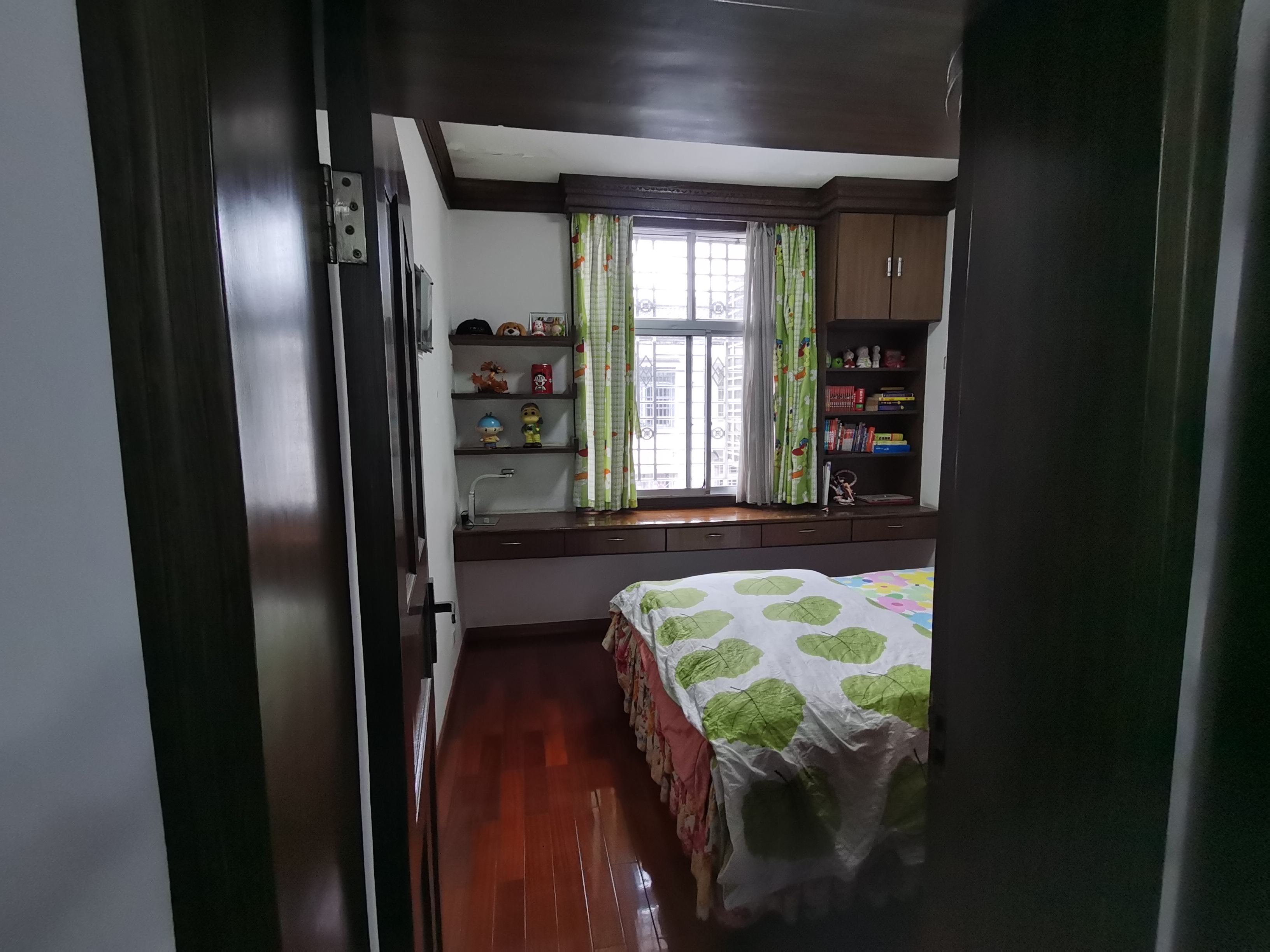 五金建材市场一期 4室2厅2卫 77.5万 五金建材市场一期 4室2厅2卫 77.5万客厅