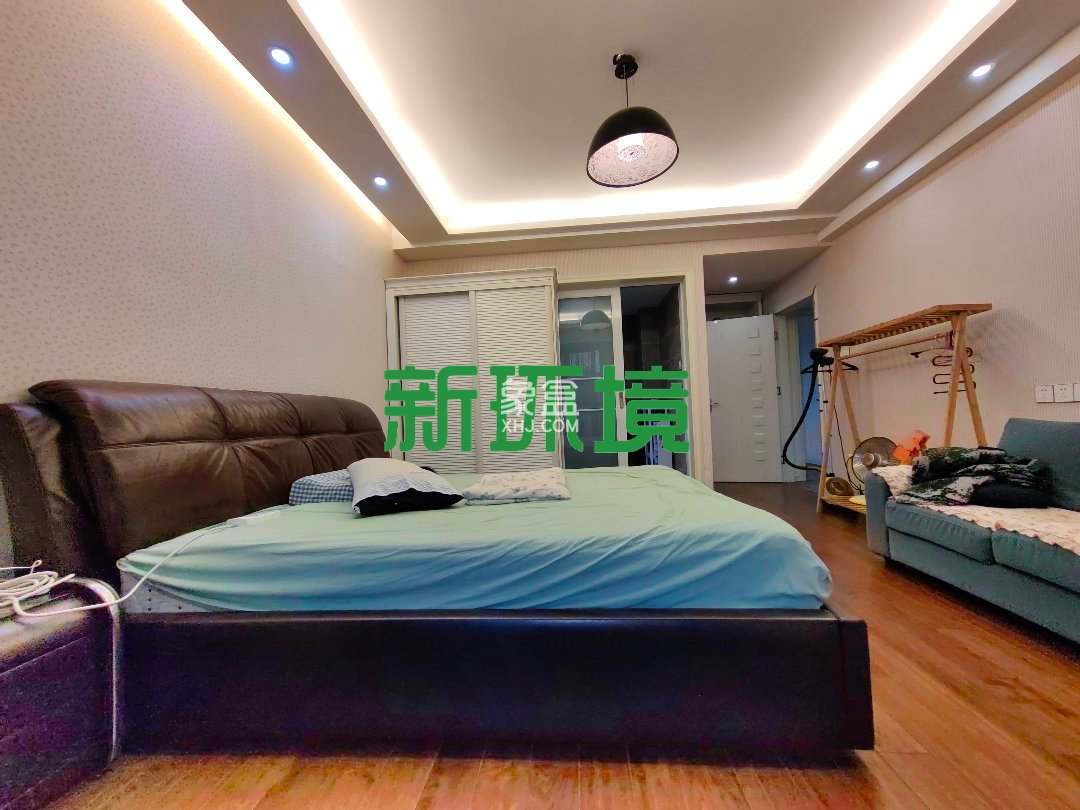 高盛澧园一二期 3室2厅2卫 82.80万 高盛澧园一二期 3室2厅2卫 82.80万客厅