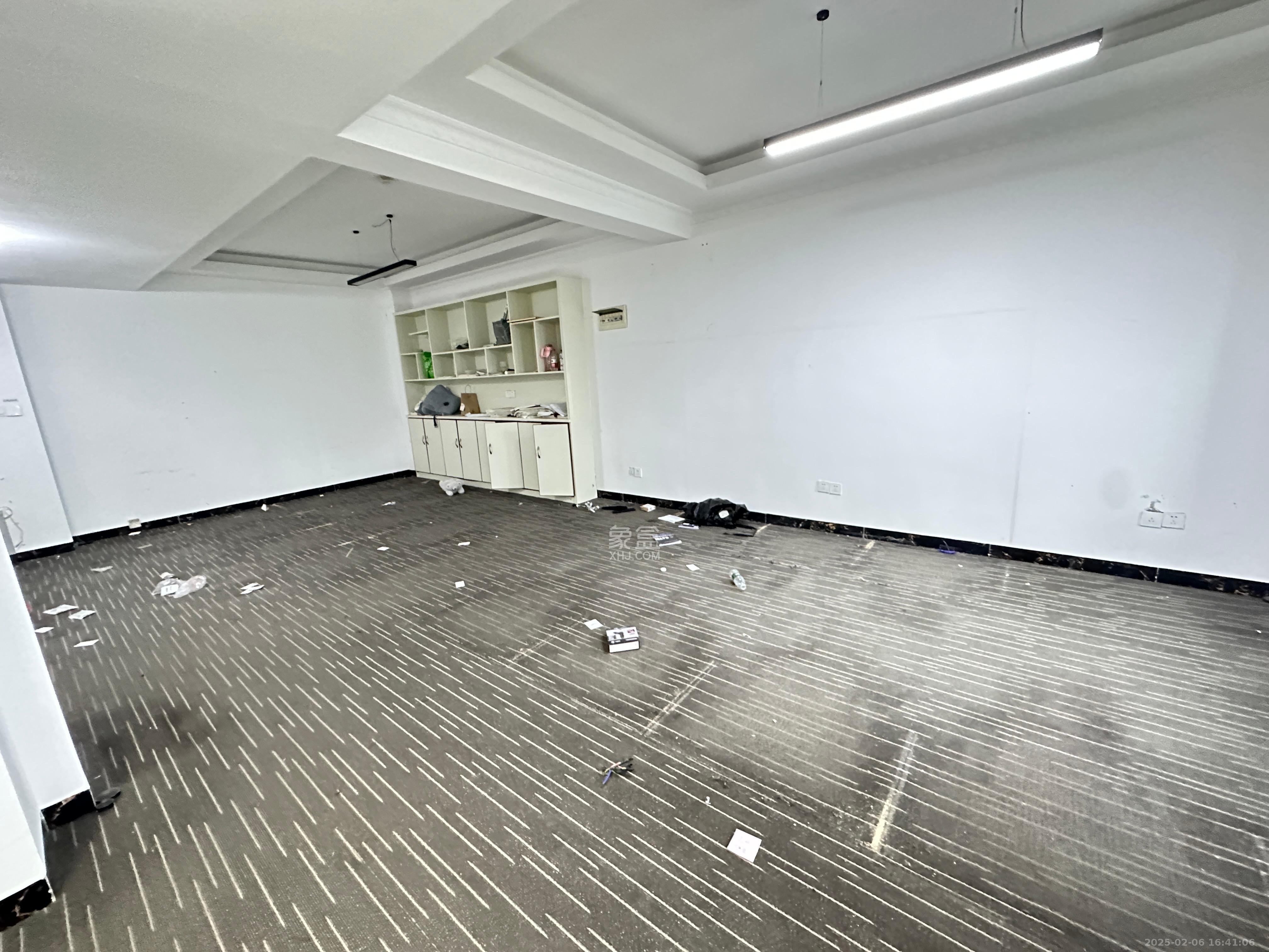 长房中庭国际（东郡华蓉广场）  2室2厅1卫   4500.00元/月室内图
