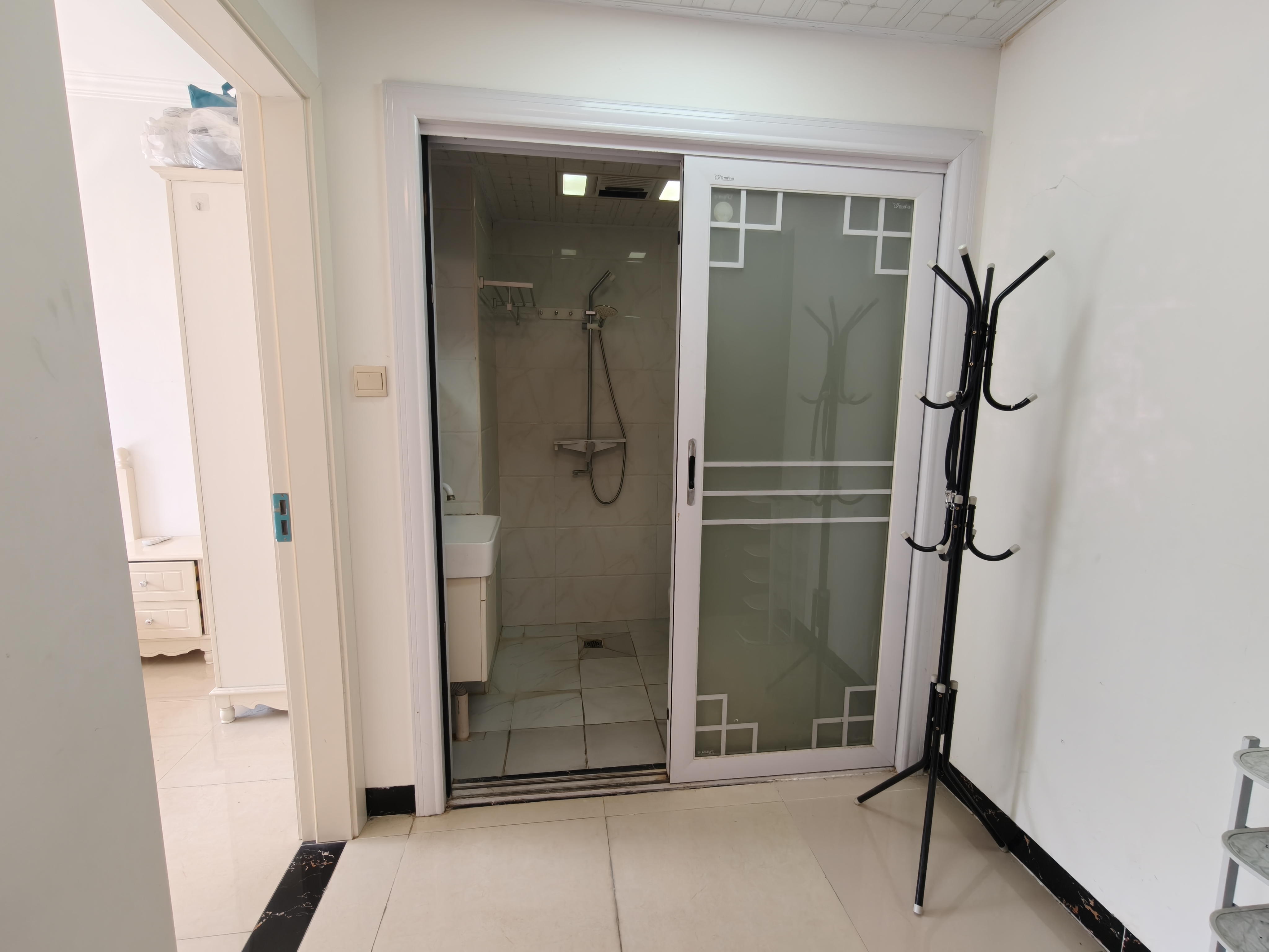 环强御景湾  1室1厅1卫   2300.00元/月室内图