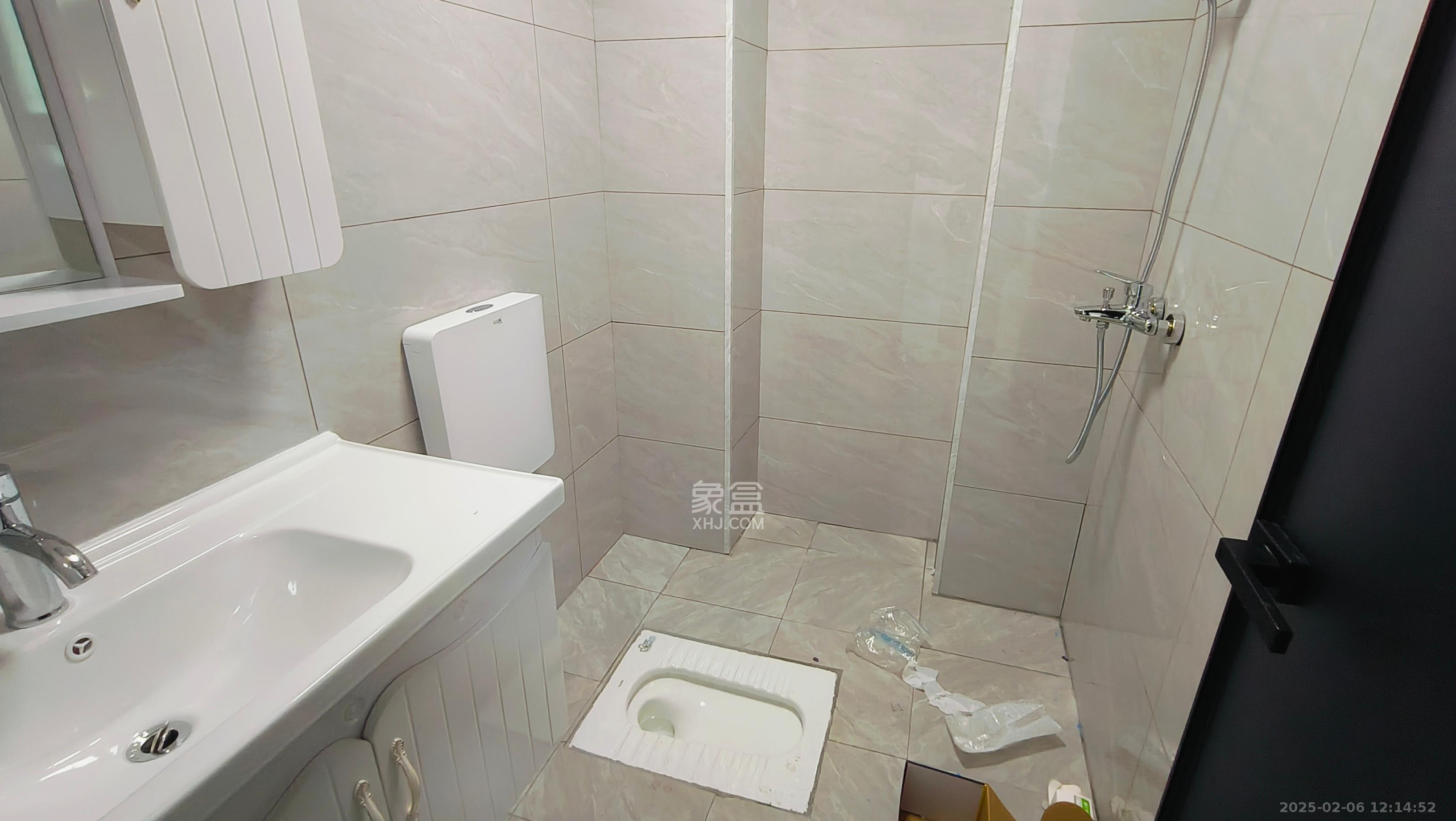 四季如春酒店(原名鑫元大酒店) 1室0厅0卫 2000.0元/月 四季如春酒店(原名鑫元大酒店) 1室0厅0卫 2000.0元/月室内图