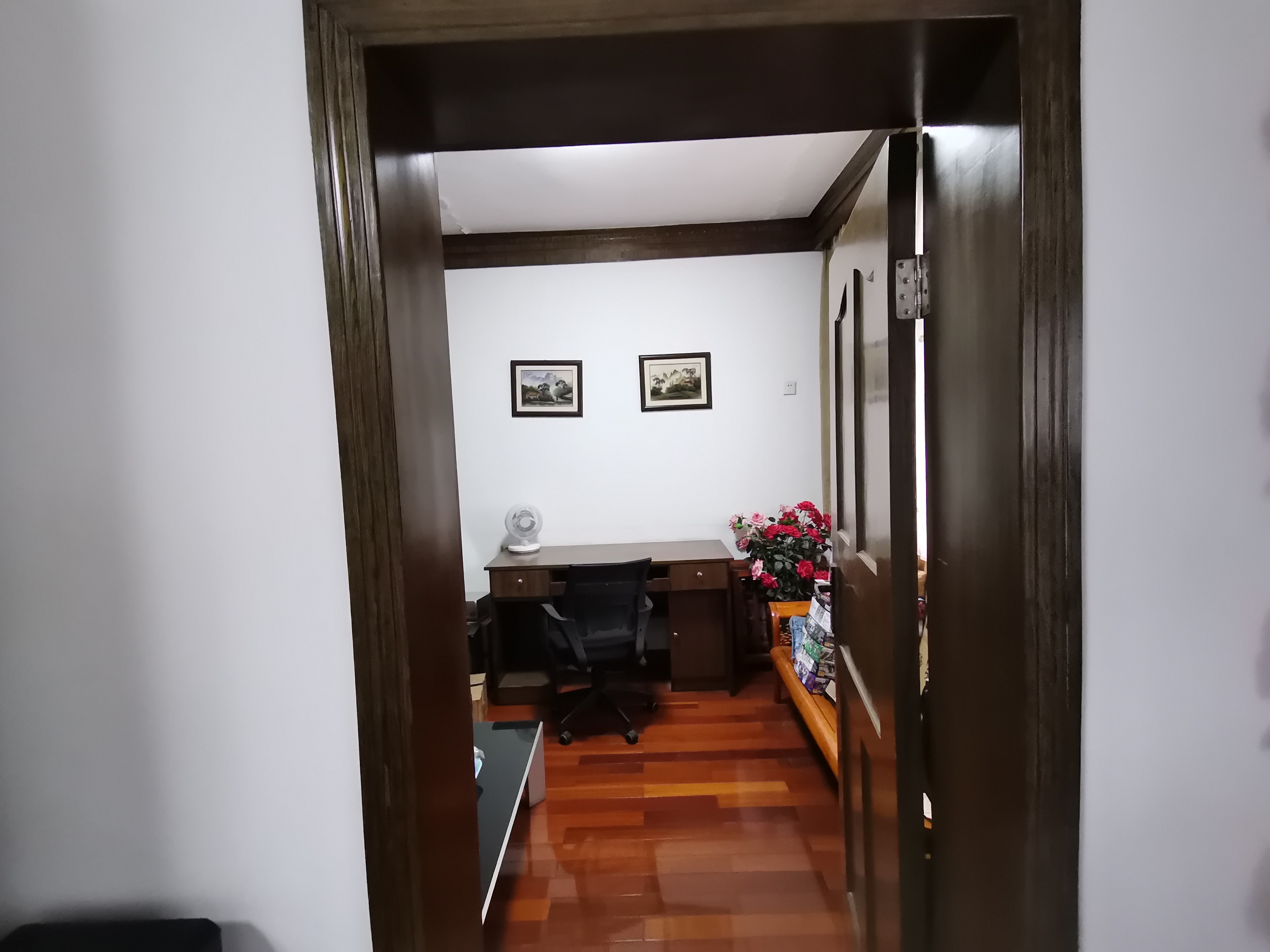 五金建材市场一期 4室2厅2卫 77.5万 五金建材市场一期 4室2厅2卫 77.5万客厅