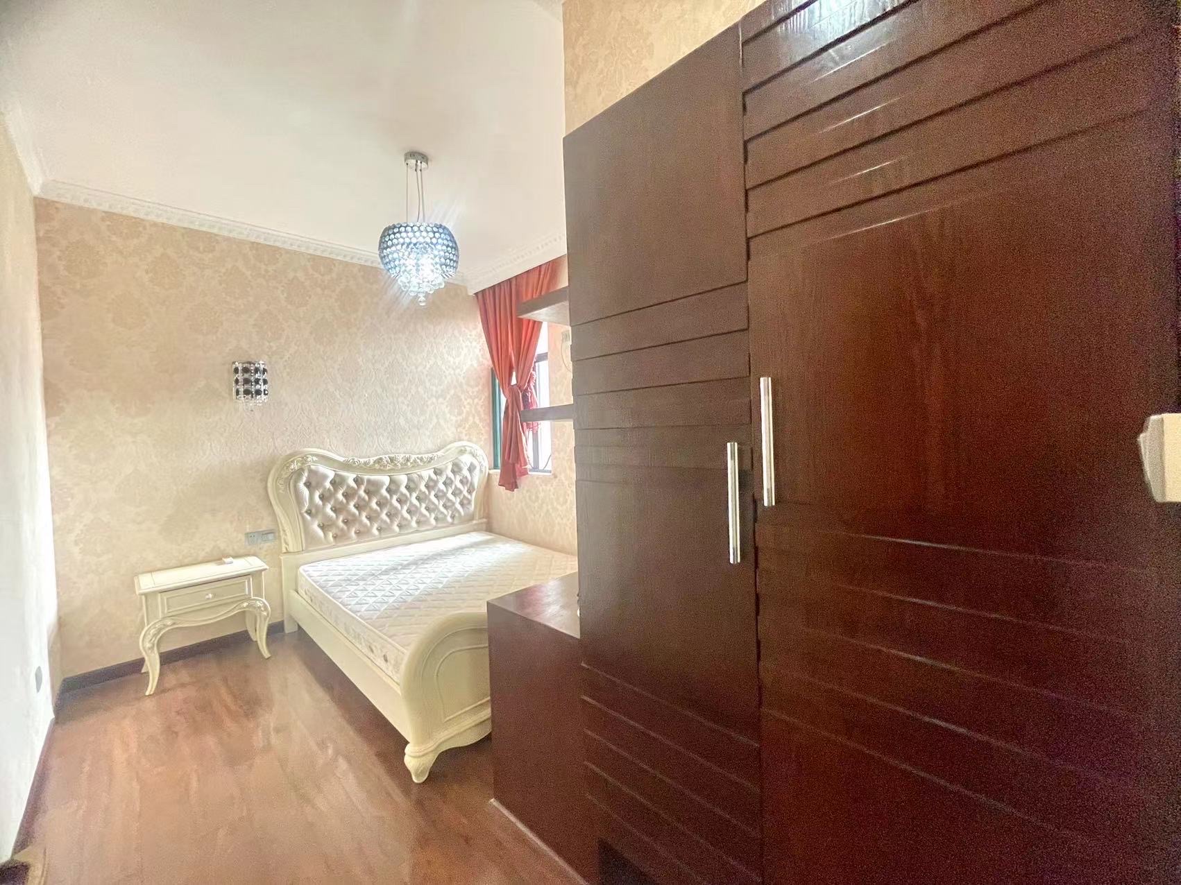 新城国际 3室0厅0卫 2400.0元/月 新城国际 3室0厅0卫 2400.0元/月室内图