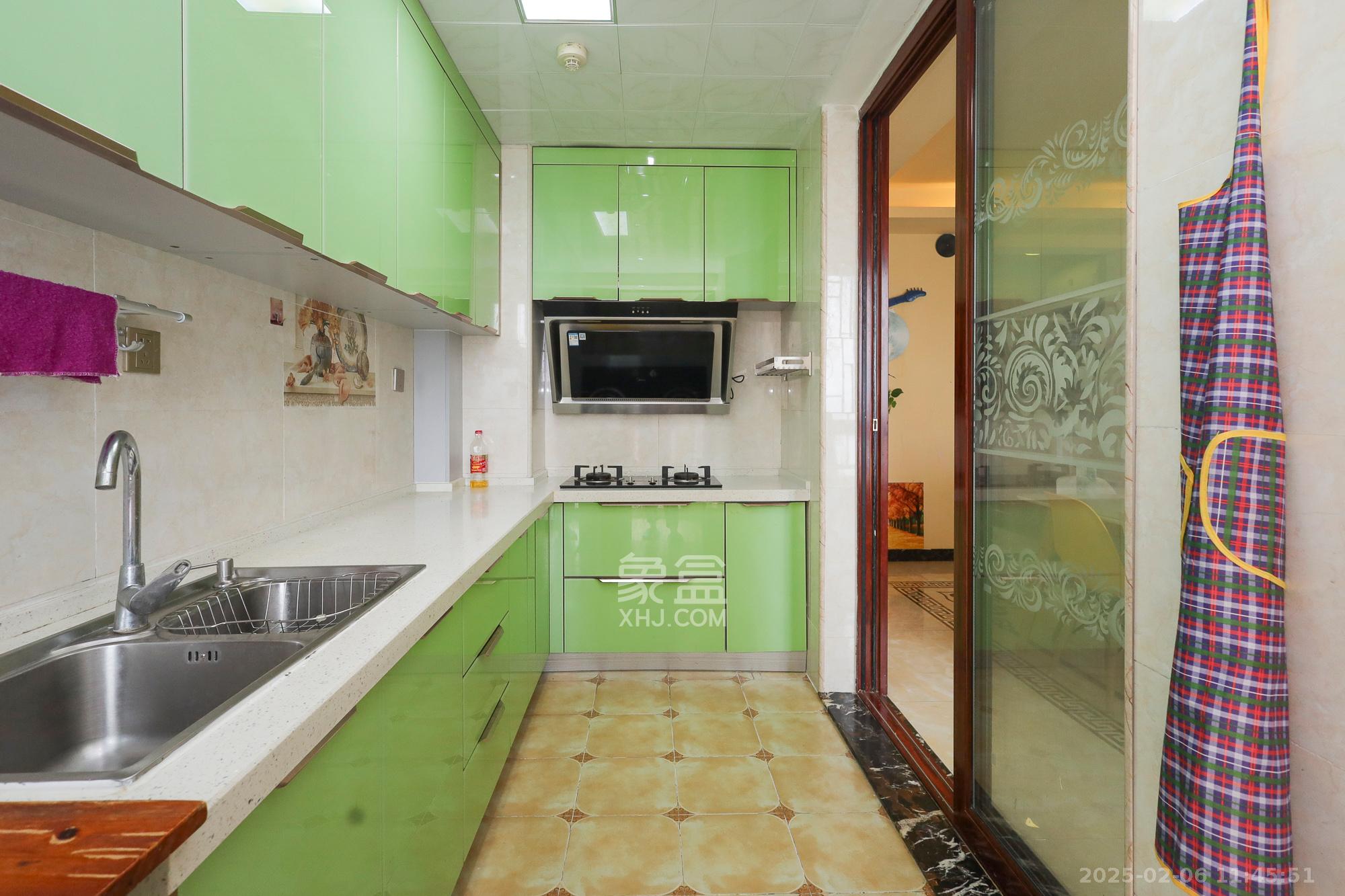 世茂外滩里(世茂铂翠湾三期)  4室2厅2卫    5000.0元/月 世茂外滩里(世茂铂翠湾三期)  4室2厅2卫    5000.0元/月室内图