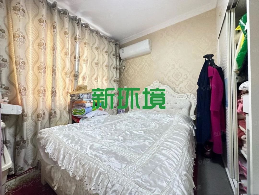 东岳新外滩  2室2厅1卫   59.80万客厅