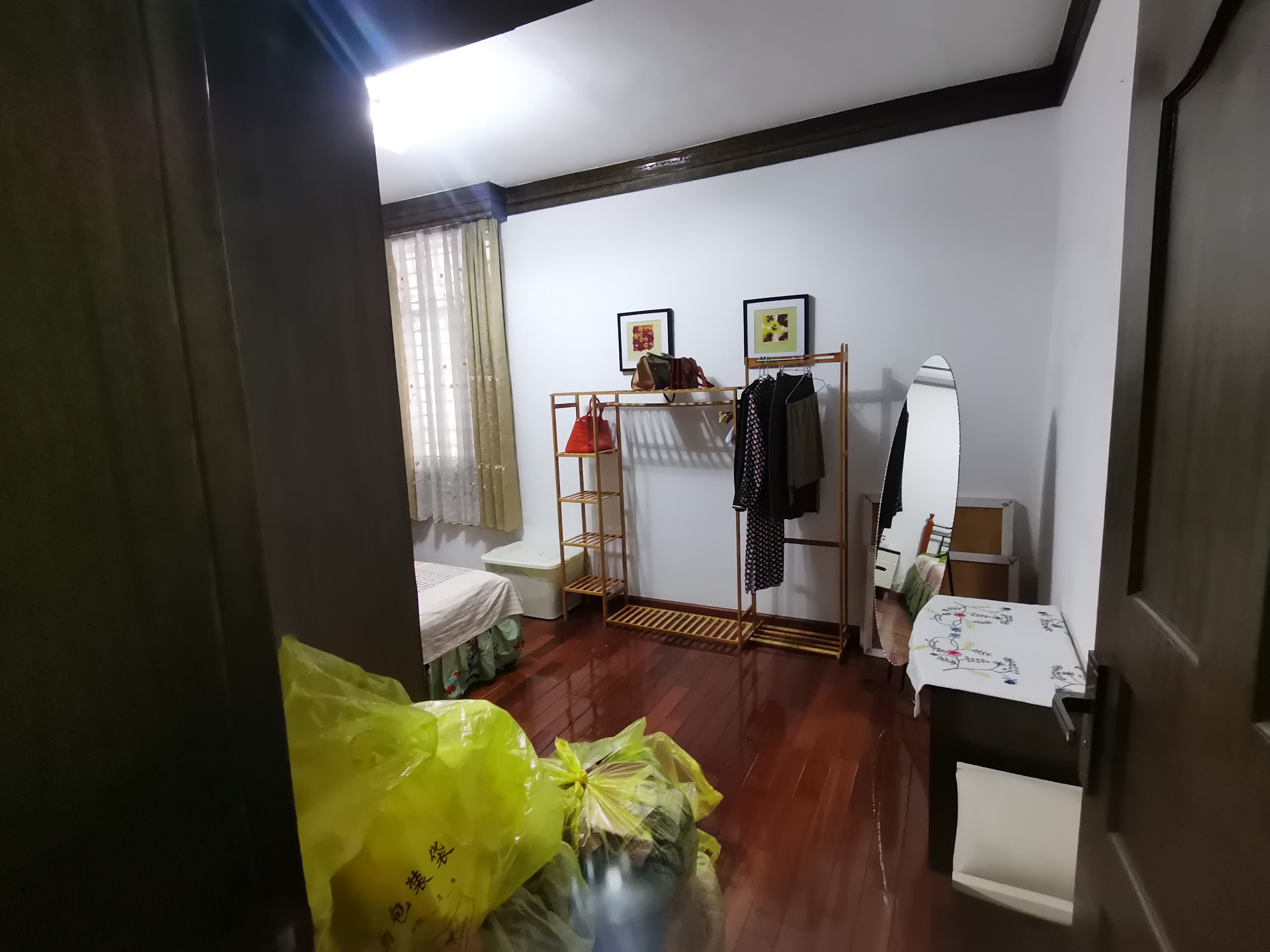 五金建材市场一期 4室2厅2卫 77.5万 五金建材市场一期 4室2厅2卫 77.5万客厅