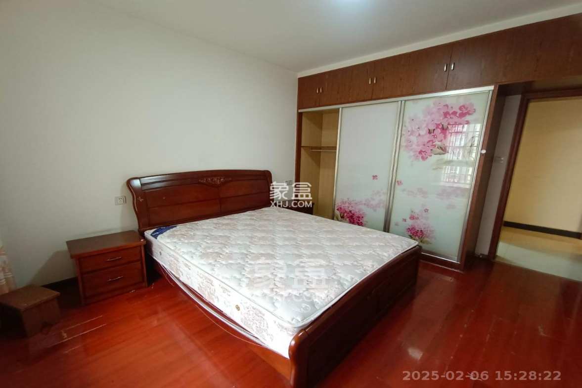 南湖雅苑 3室2厅2卫 1500.0元/月 南湖雅苑 3室2厅2卫 1500.0元/月室内图