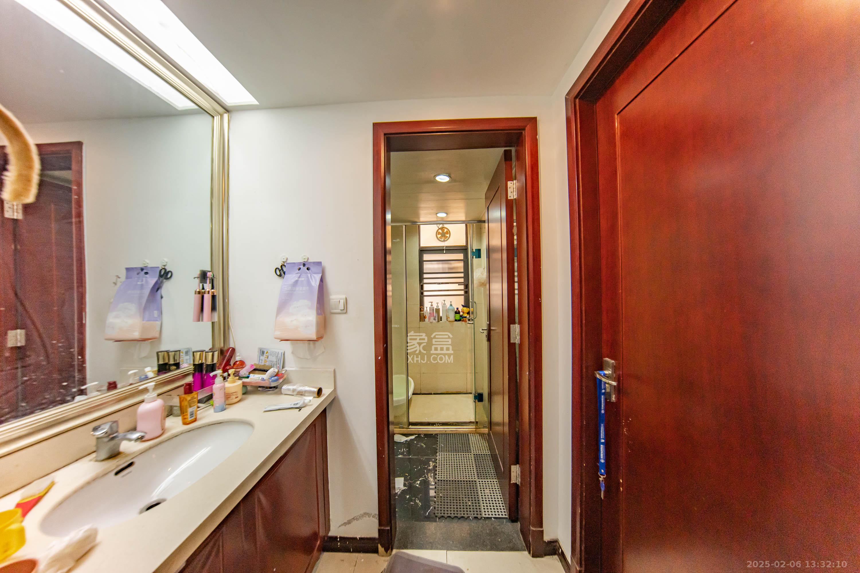 中海国际二期 3室2厅1卫 2200.0元/月 中海国际二期 3室2厅1卫 2200.0元/月室内图