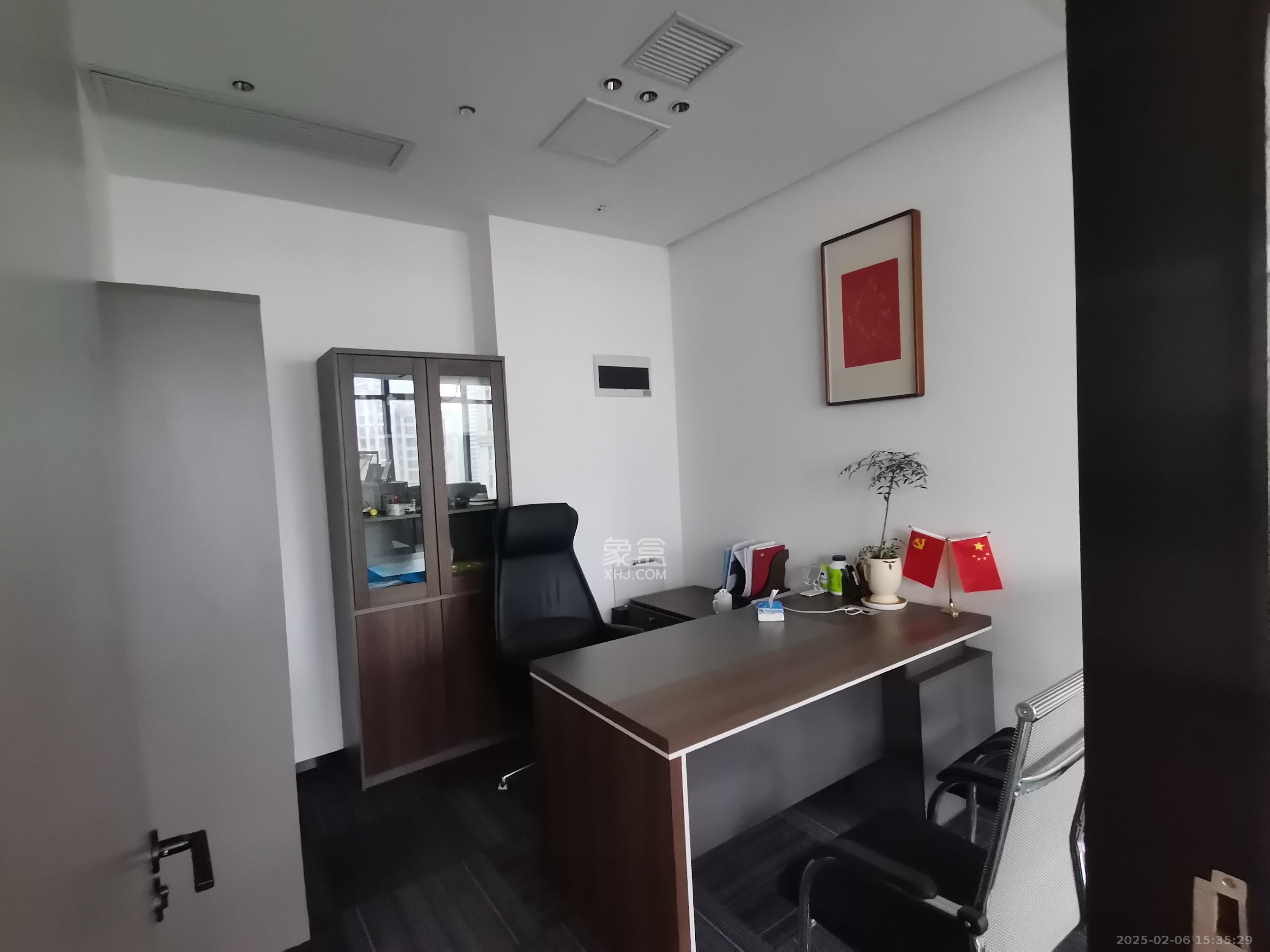 世茂铂曼 1室1厅1卫 13500.0元/月 世茂铂曼 1室1厅1卫 13500.0元/月室内图