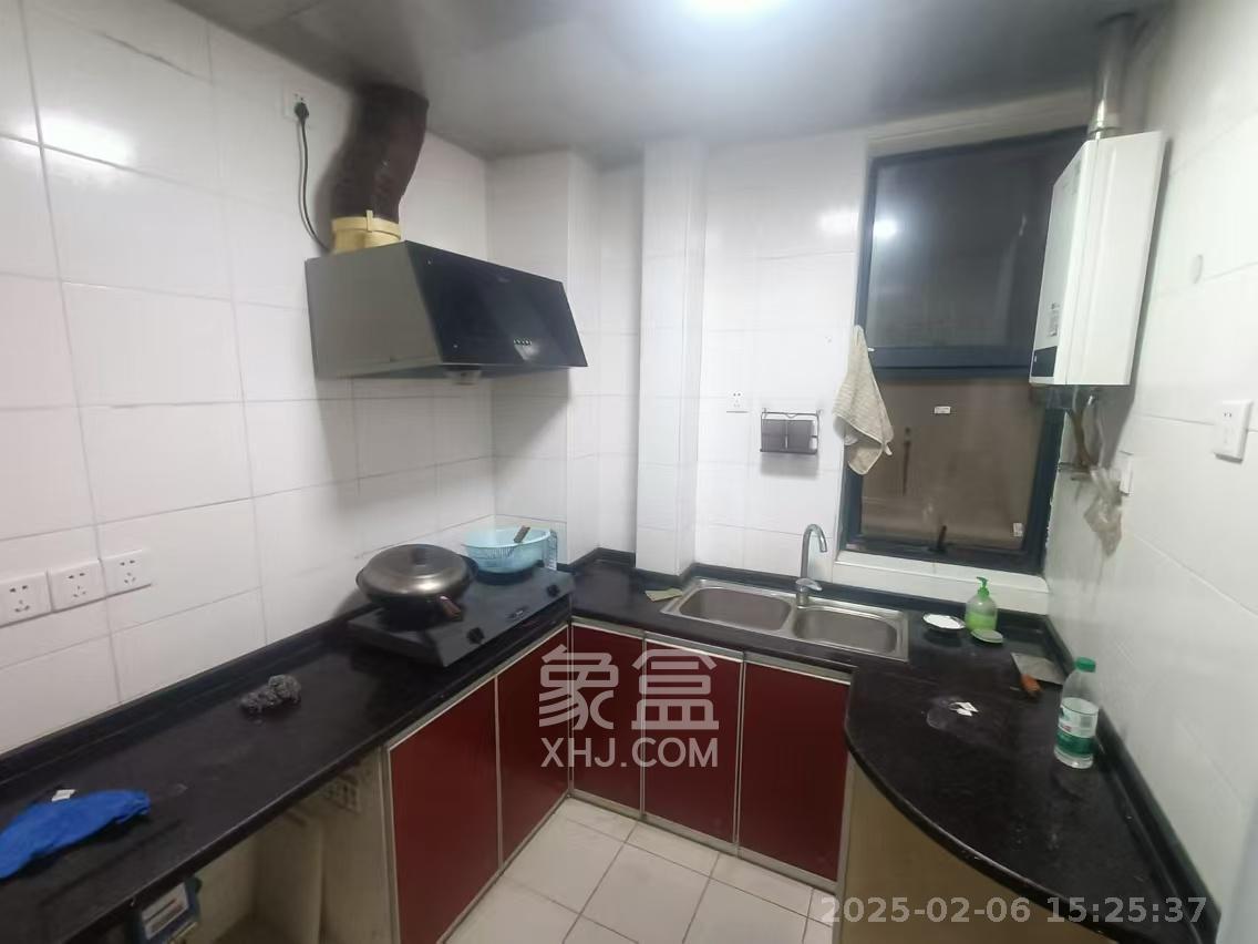 湘府9号  2室1厅1卫   1900.00元/月室内图