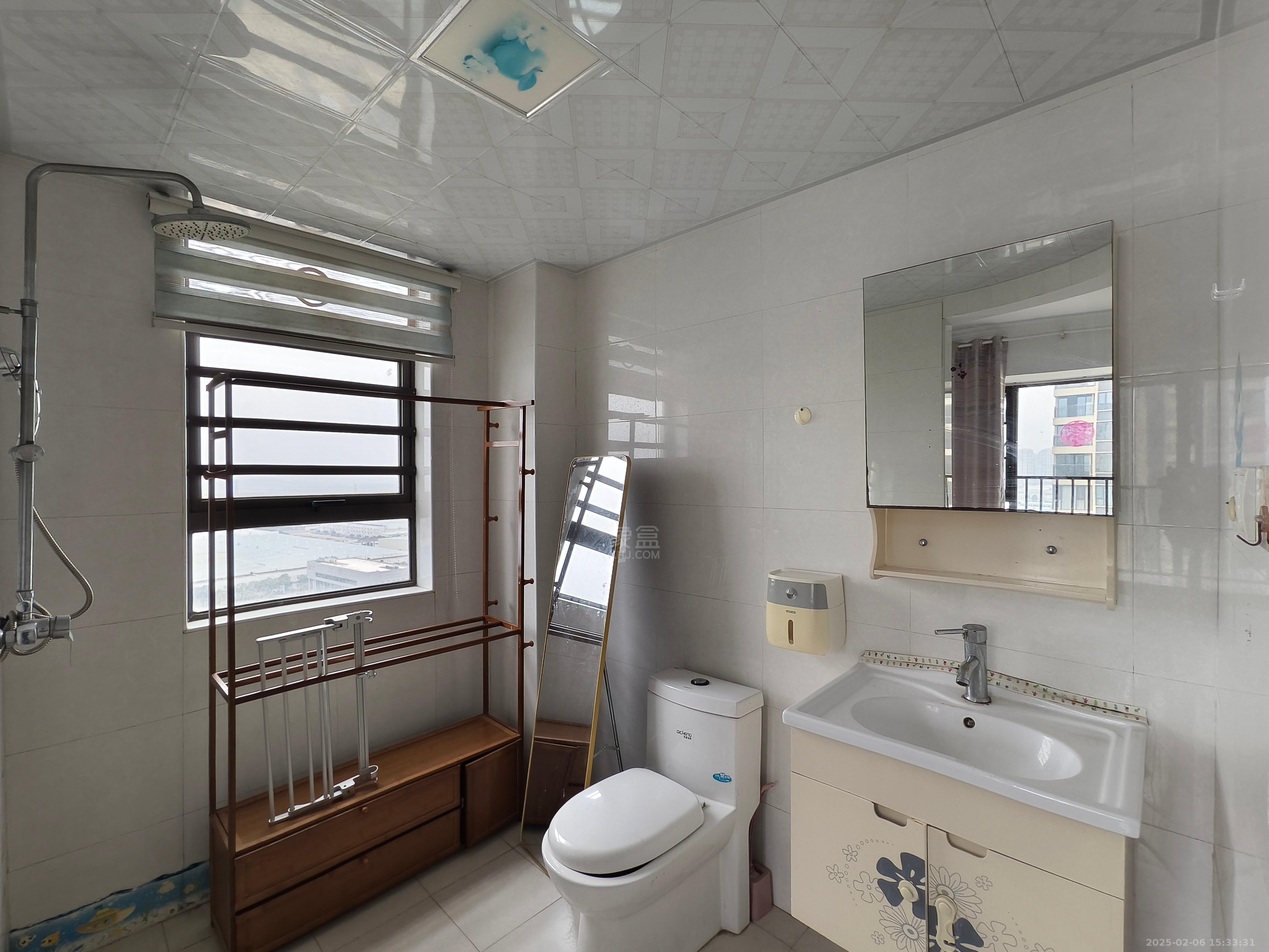 佳兆业金域天下二期  3室2厅1卫    1600.0元/月 佳兆业金域天下二期  3室2厅1卫    1600.0元/月室内图