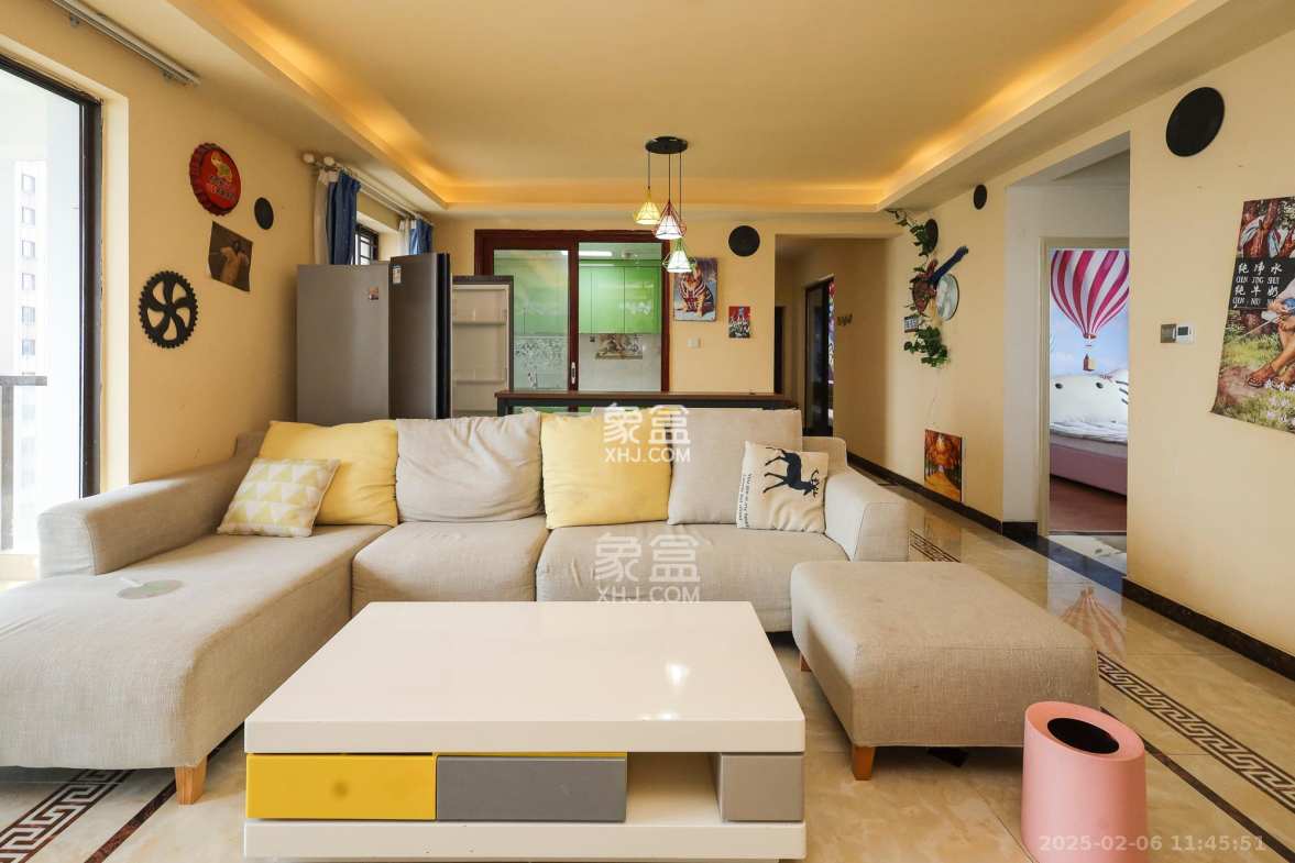 世茂外滩里(世茂铂翠湾三期)  4室2厅2卫    5000.0元/月 世茂外滩里(世茂铂翠湾三期)  4室2厅2卫    5000.0元/月室内图