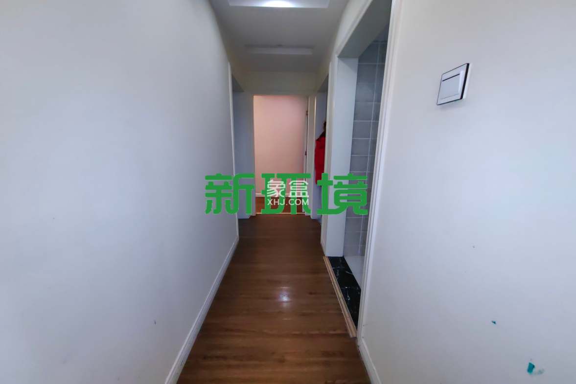 高盛澧园一二期 3室2厅2卫 82.80万 高盛澧园一二期 3室2厅2卫 82.80万客厅